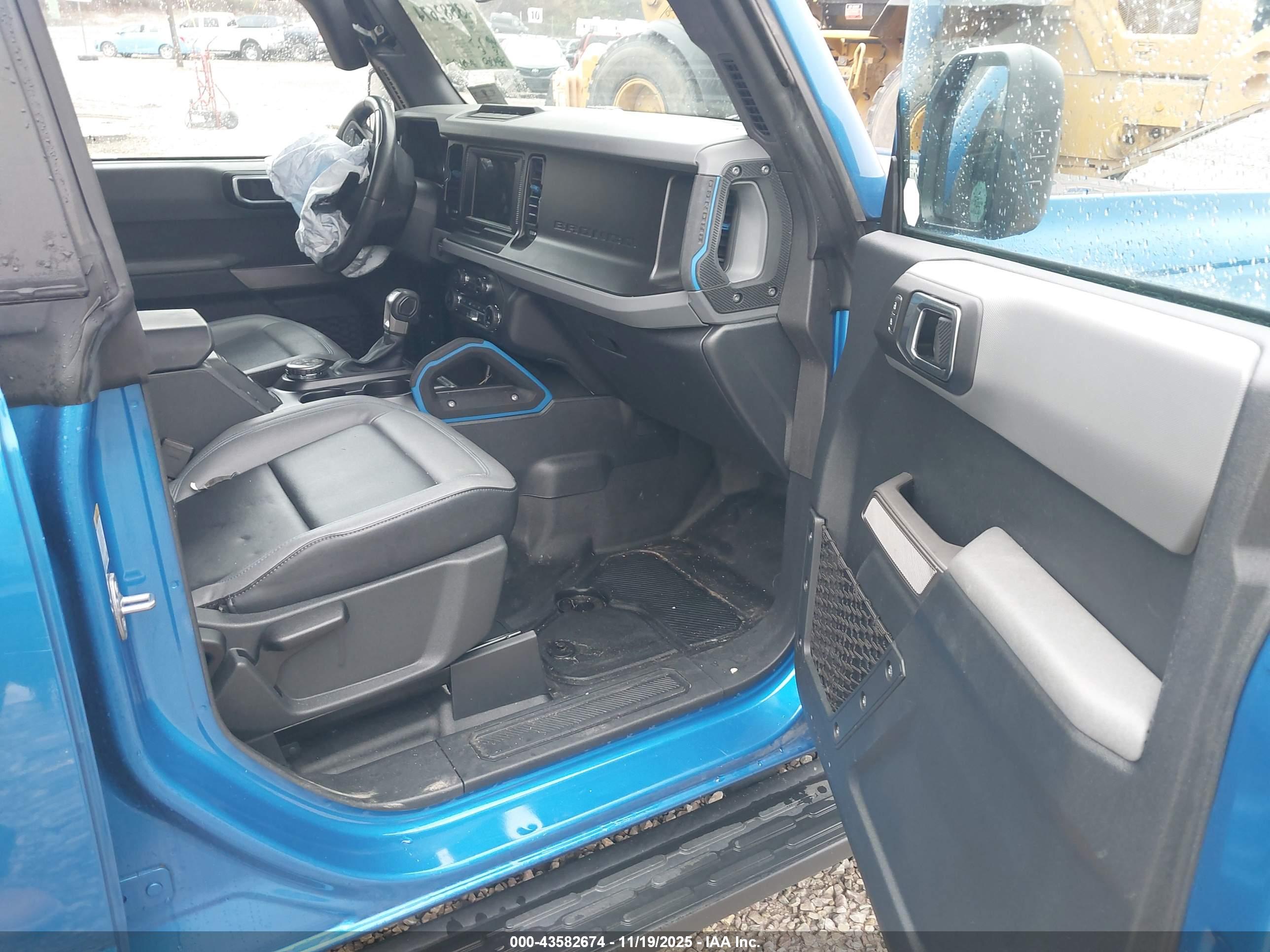 FORD BRONCO image 5