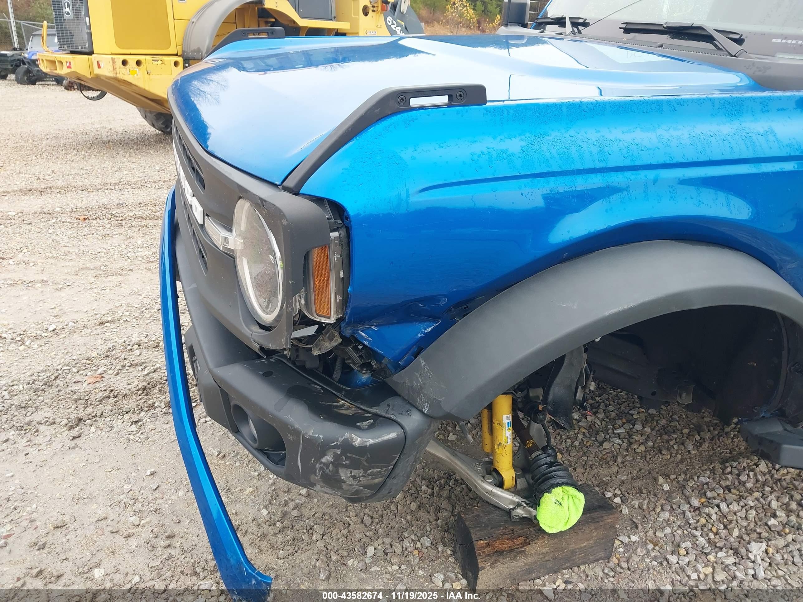 FORD BRONCO image 6