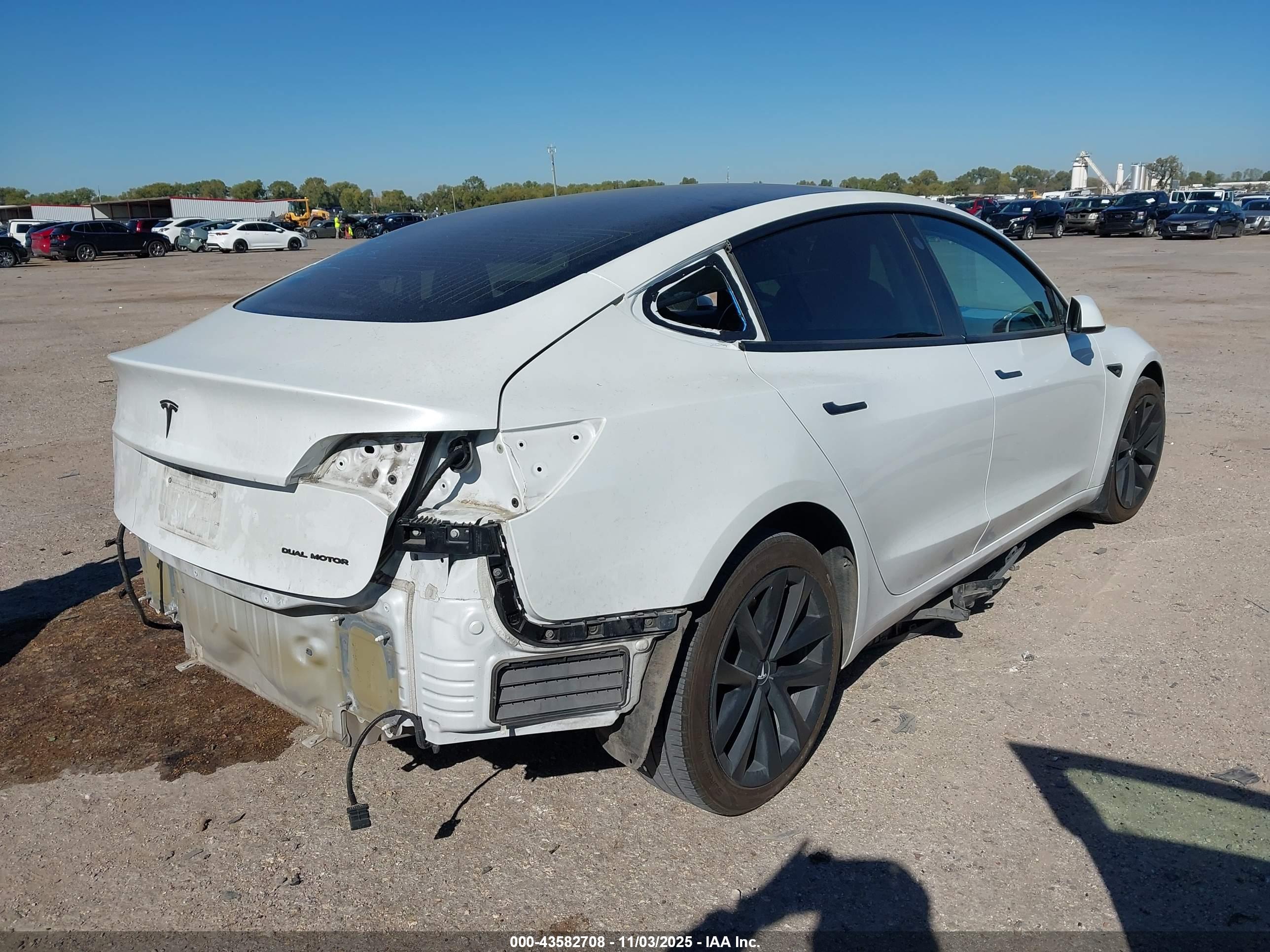 TESLA MODEL image 4