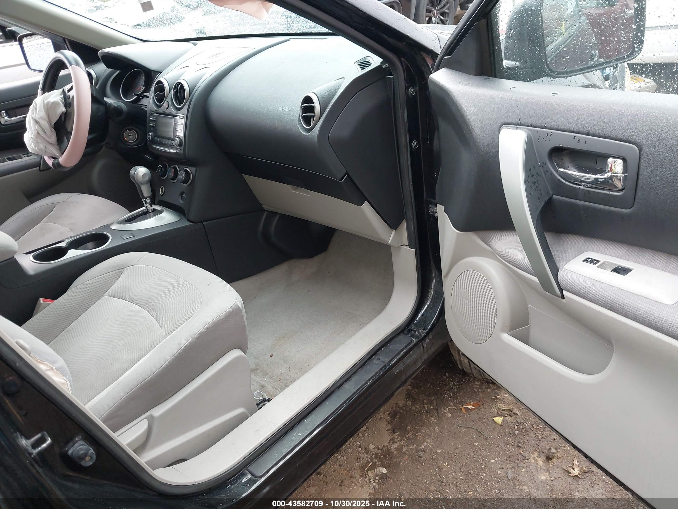 NISSAN ROGUE image 5
