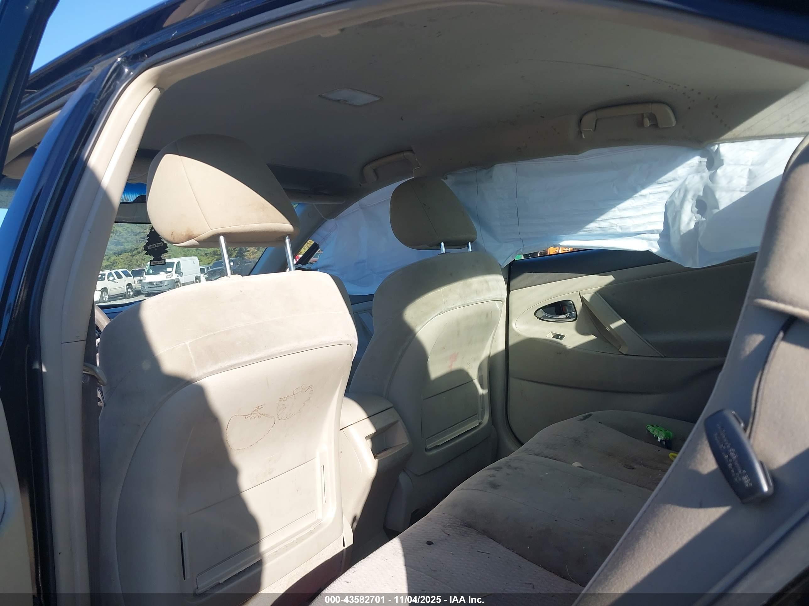 TOYOTA CAMRY image 8