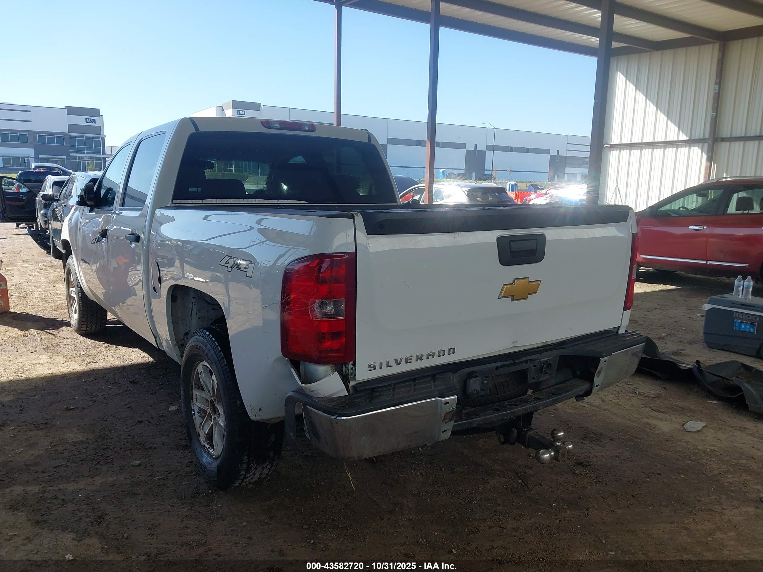 CHEVROLET SILVERADO image 3