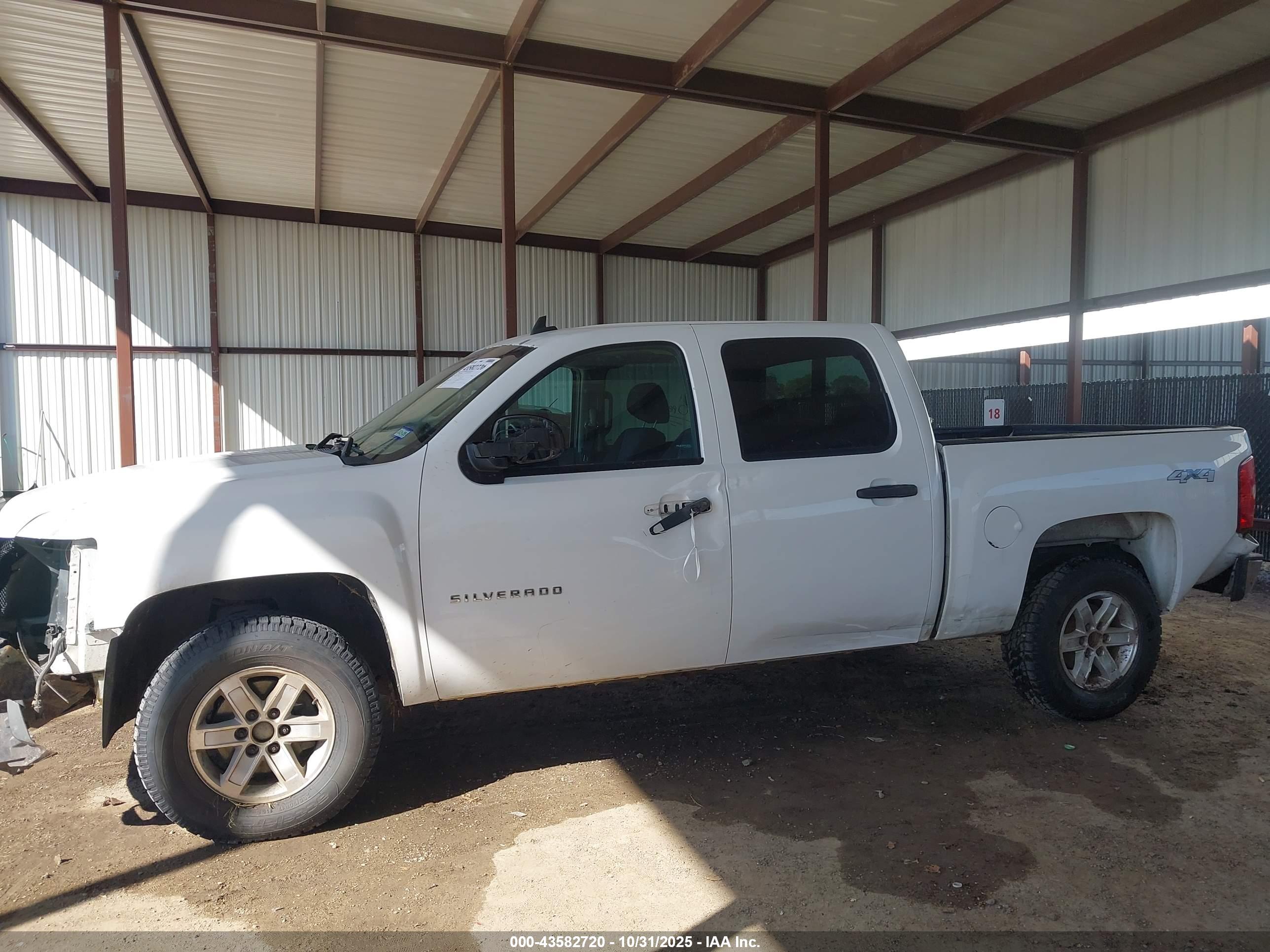 CHEVROLET SILVERADO image 6