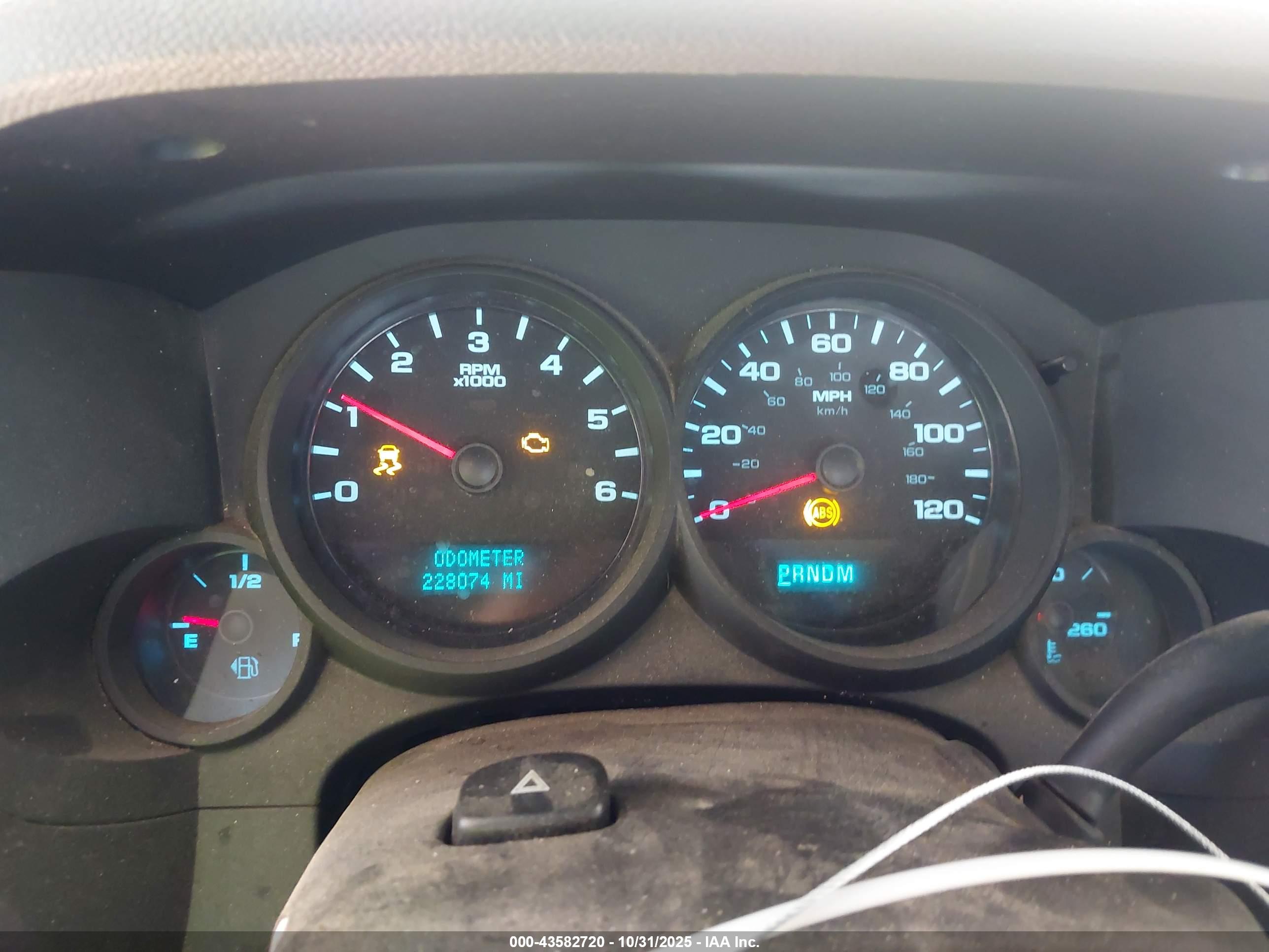 CHEVROLET SILVERADO image 7