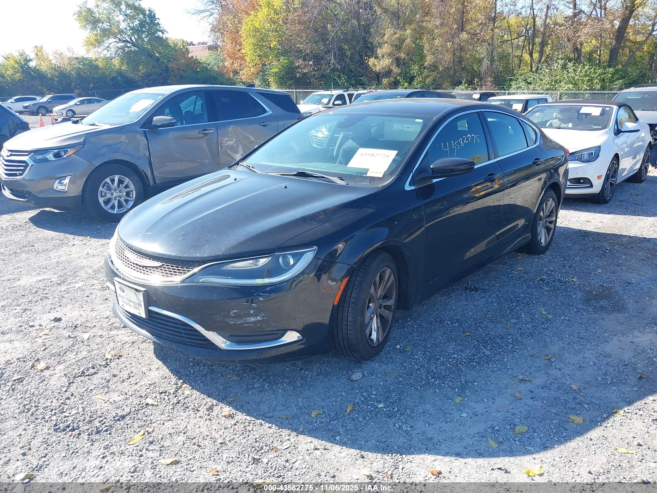 CHRYSLER 200 image 2