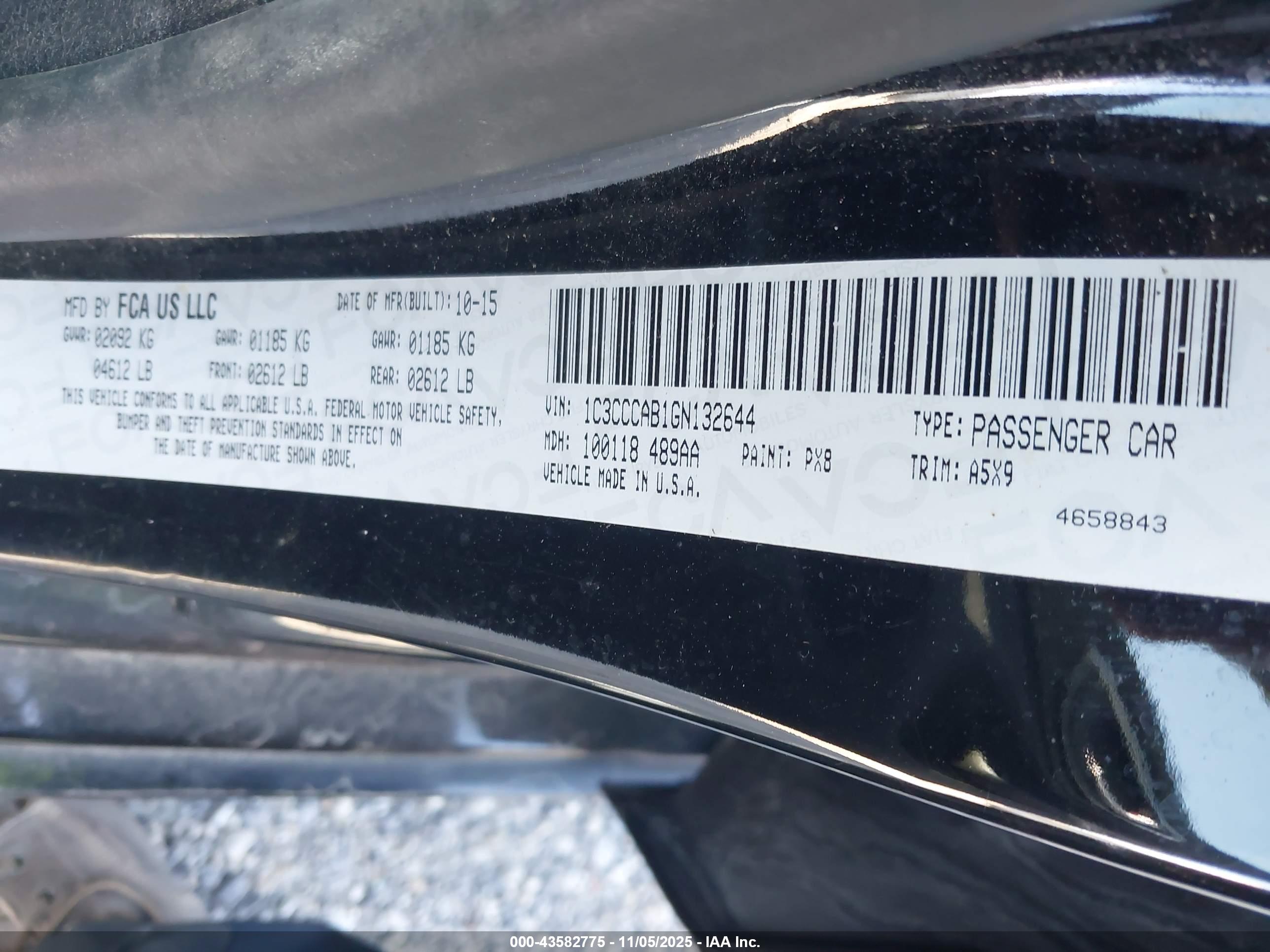 CHRYSLER 200 image 9