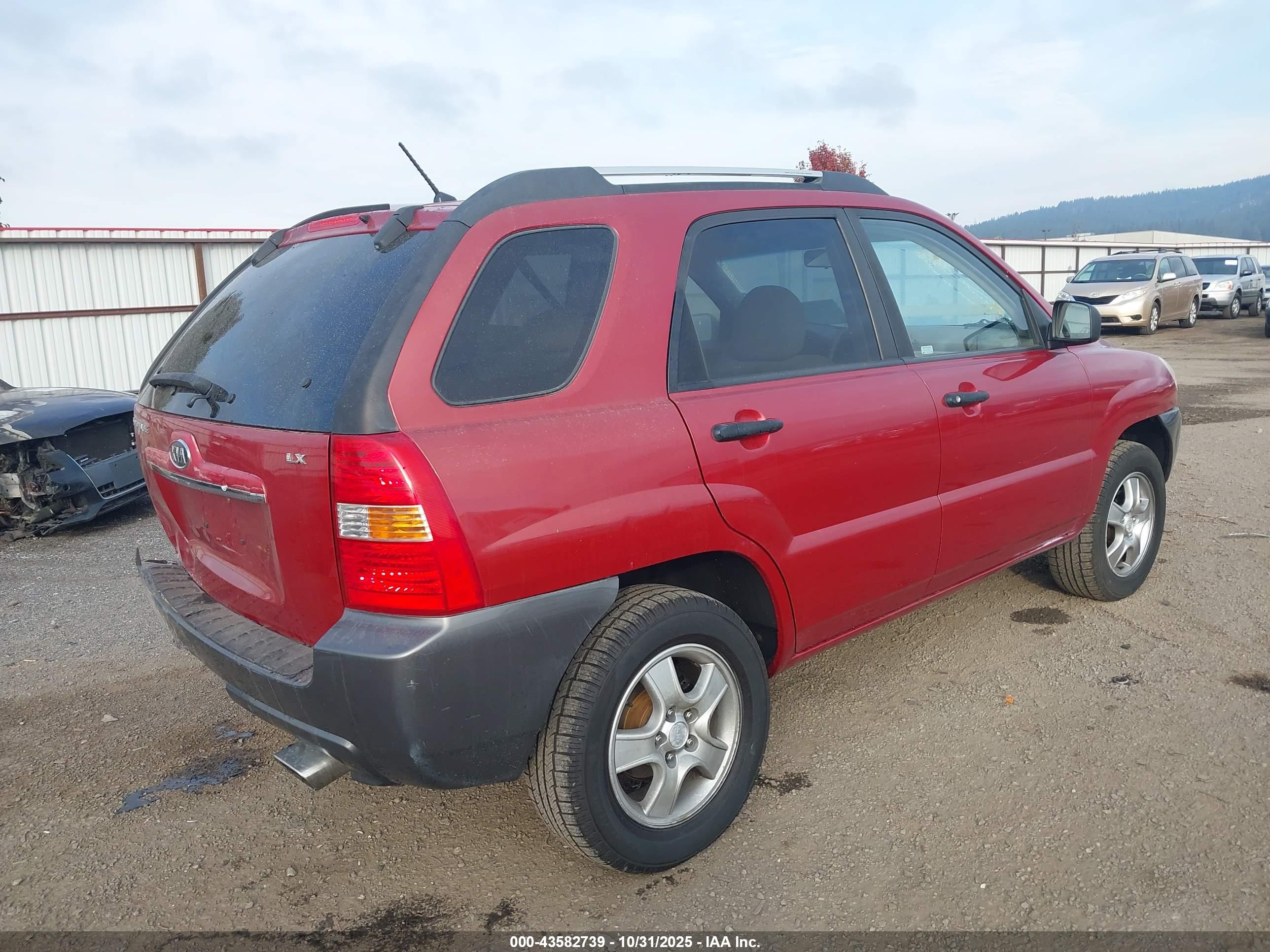 KIA SPORTAGE image 4