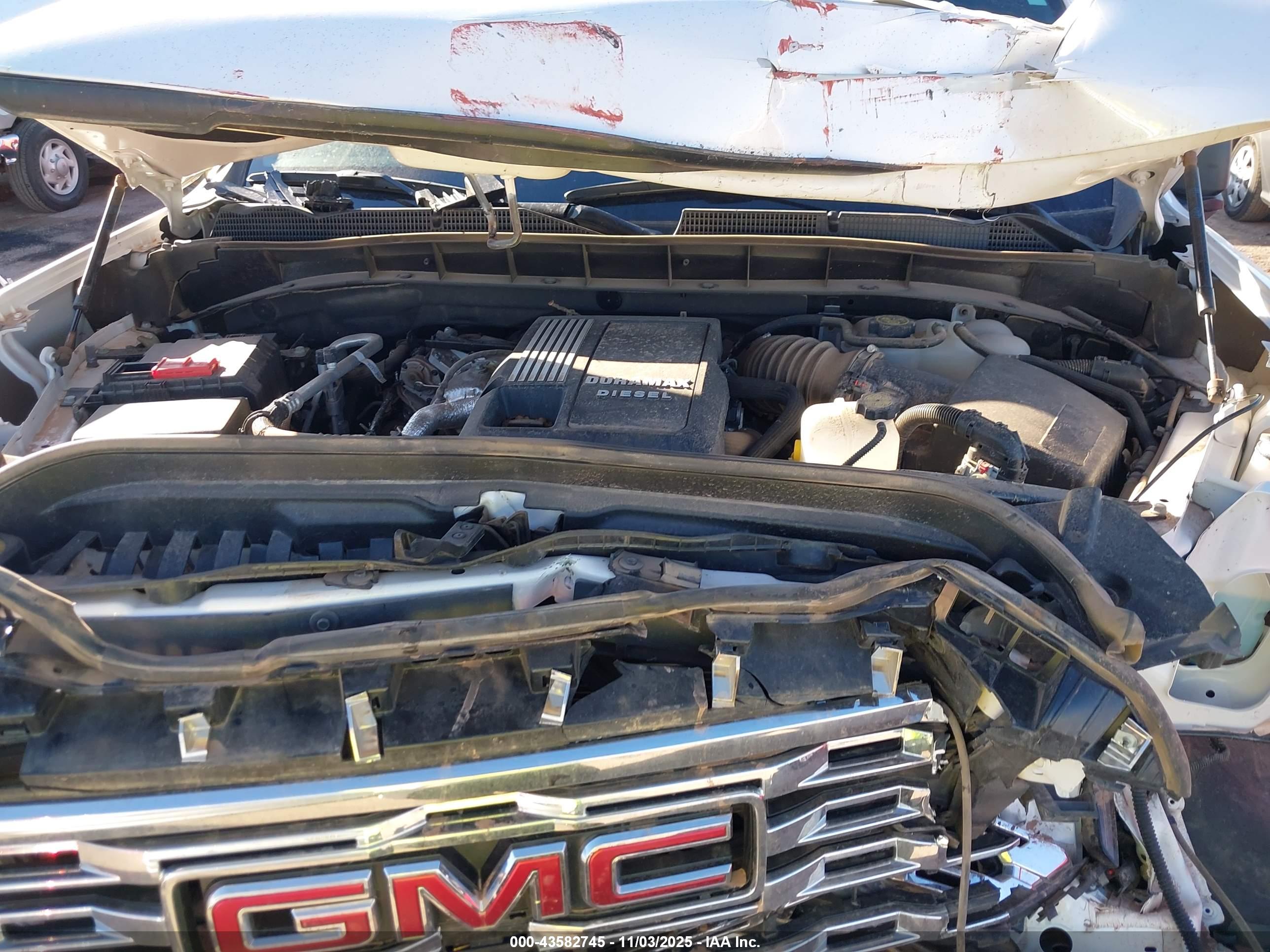 GMC SIERRA image 10