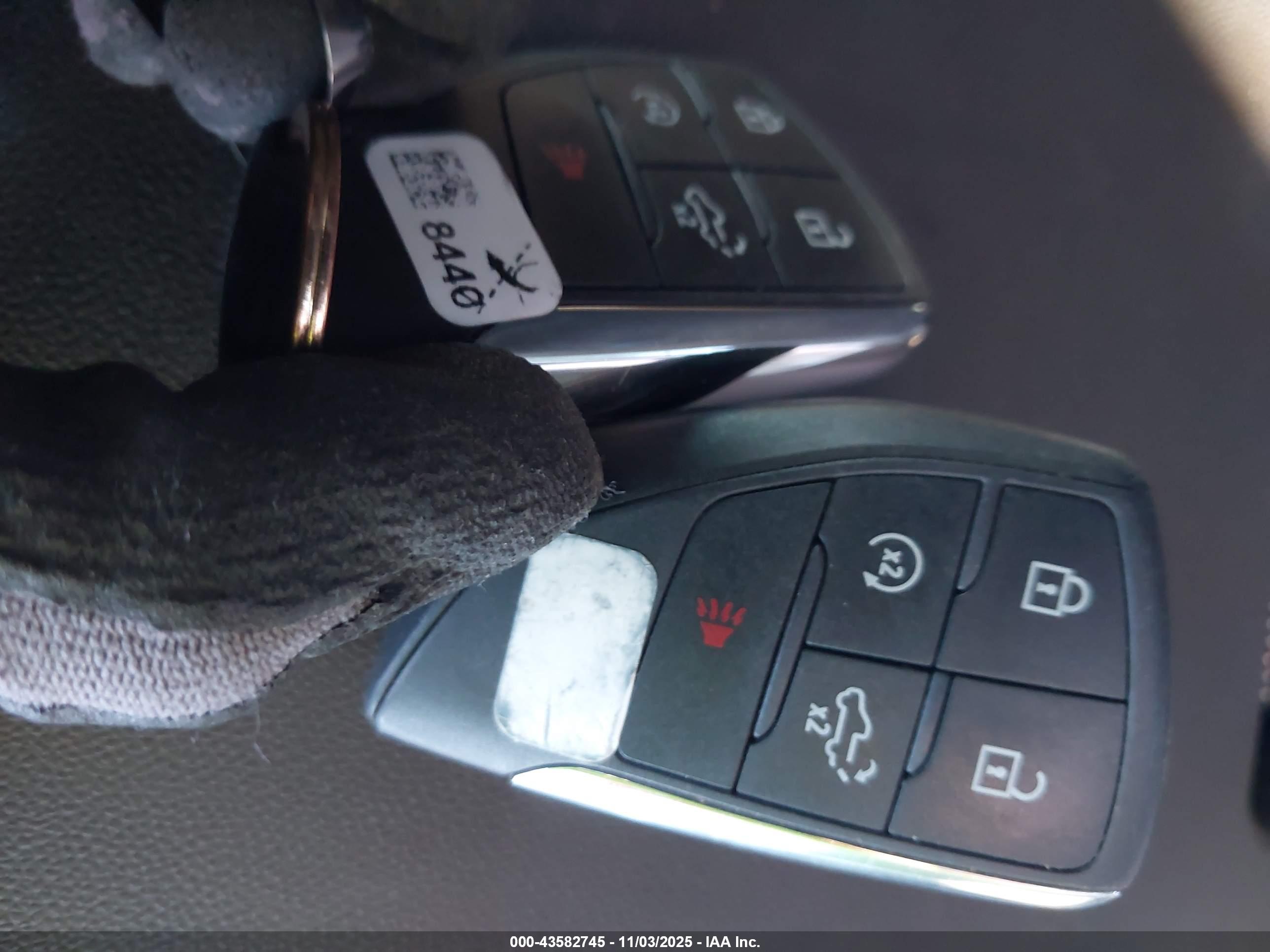 GMC SIERRA image 11