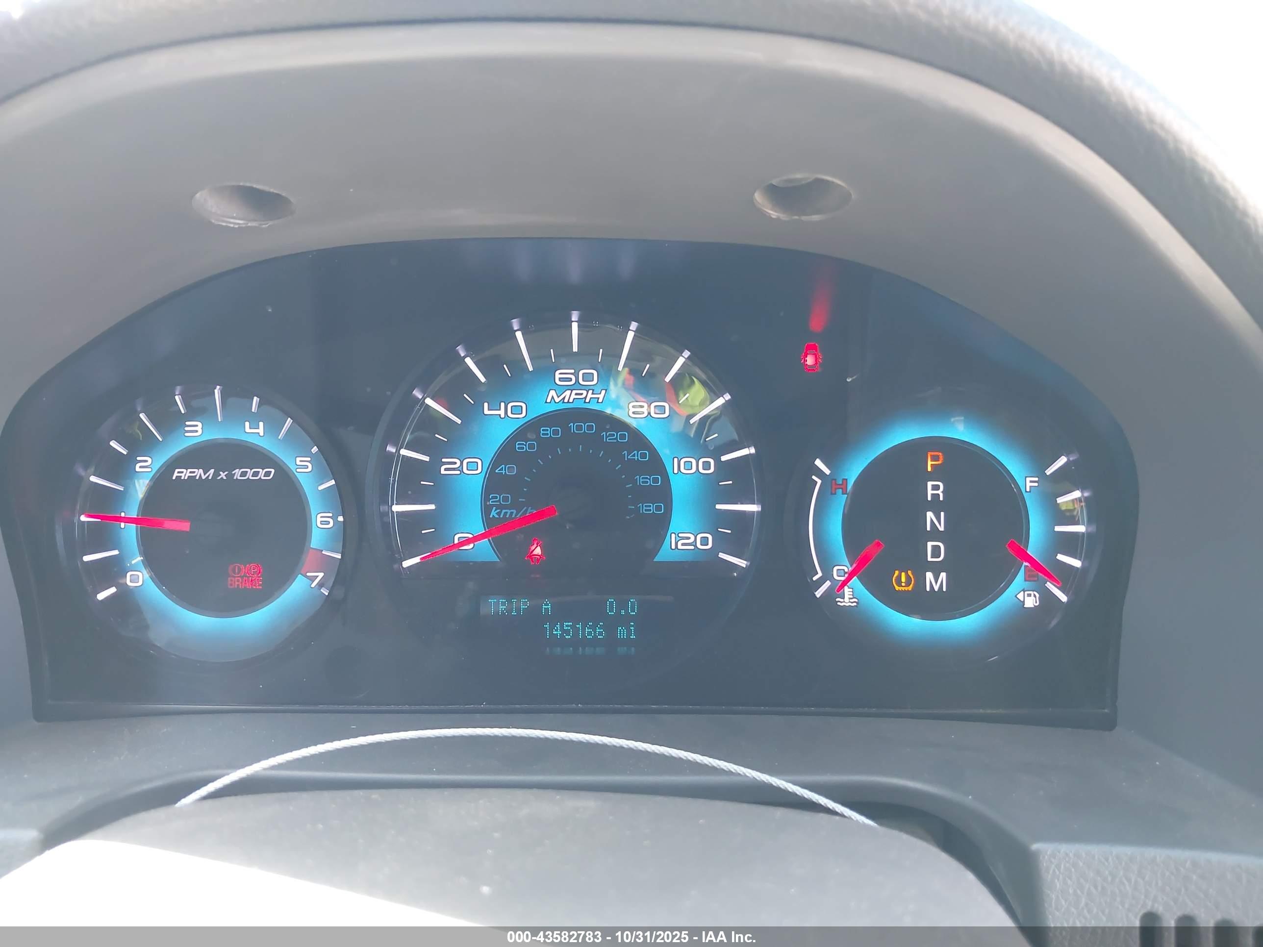 FORD FUSION image 7