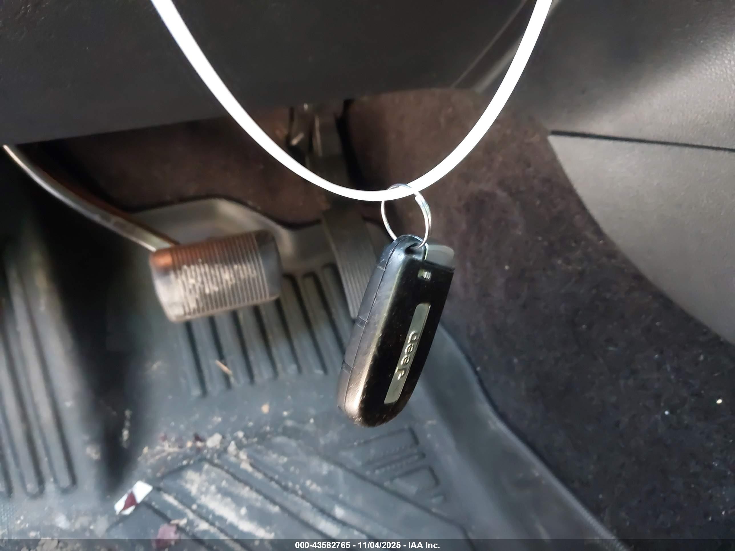 JEEP GRAND image 11