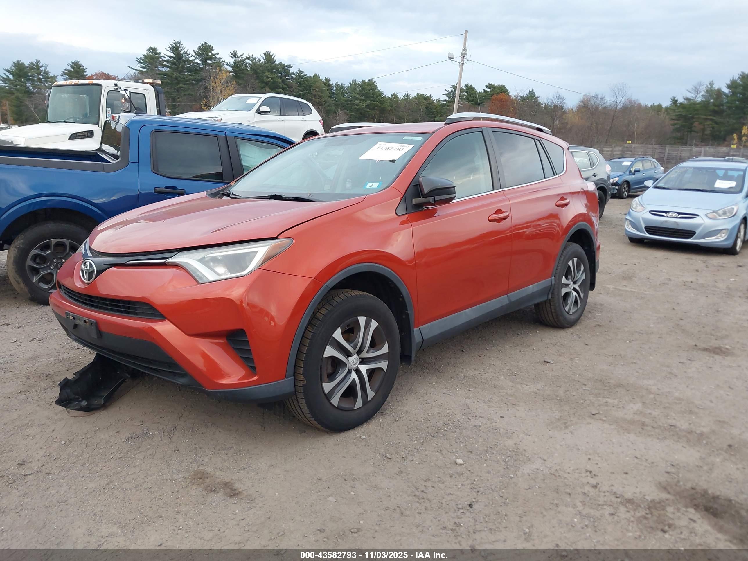 TOYOTA RAV4 image 2