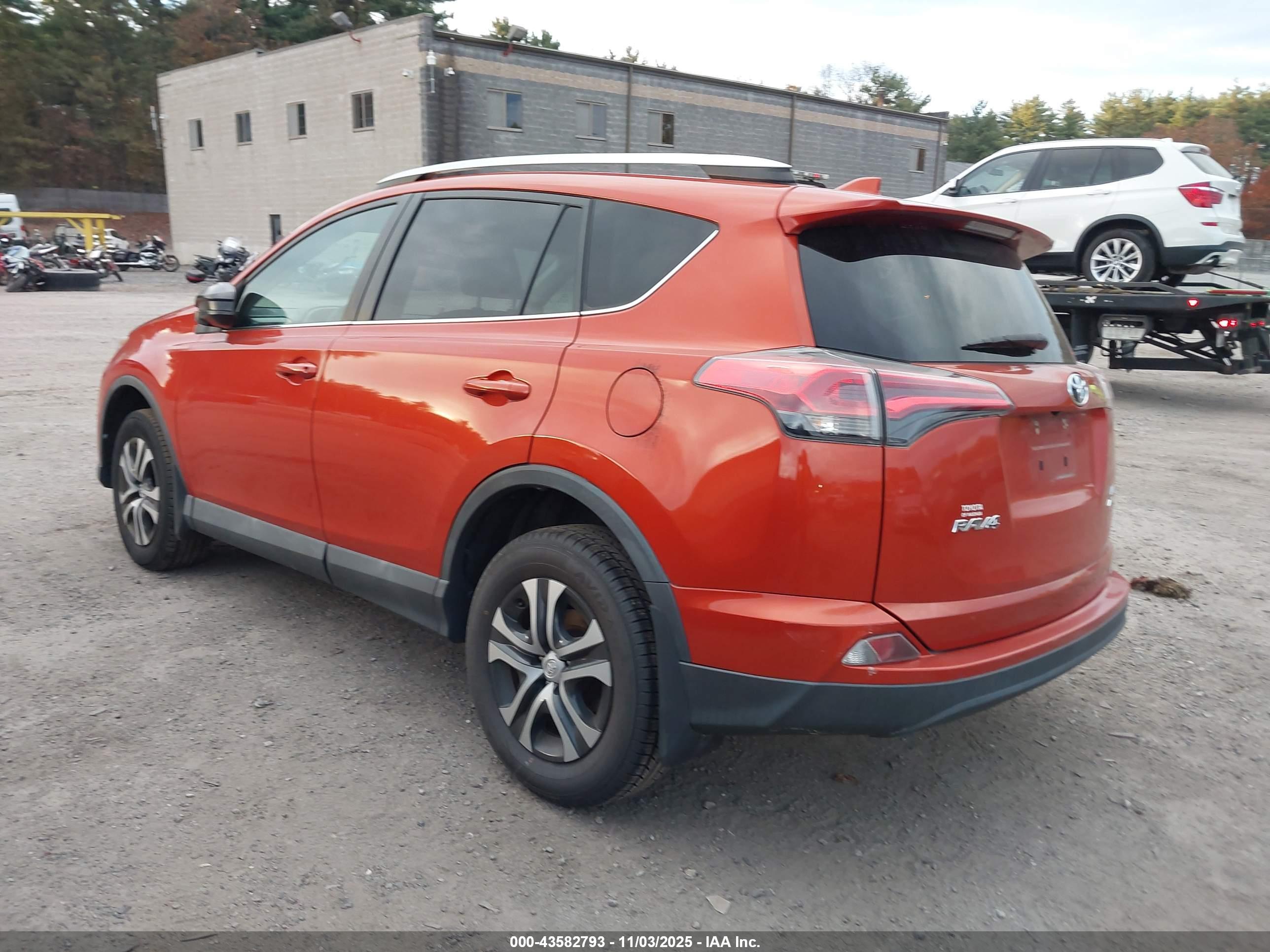 TOYOTA RAV4 image 3