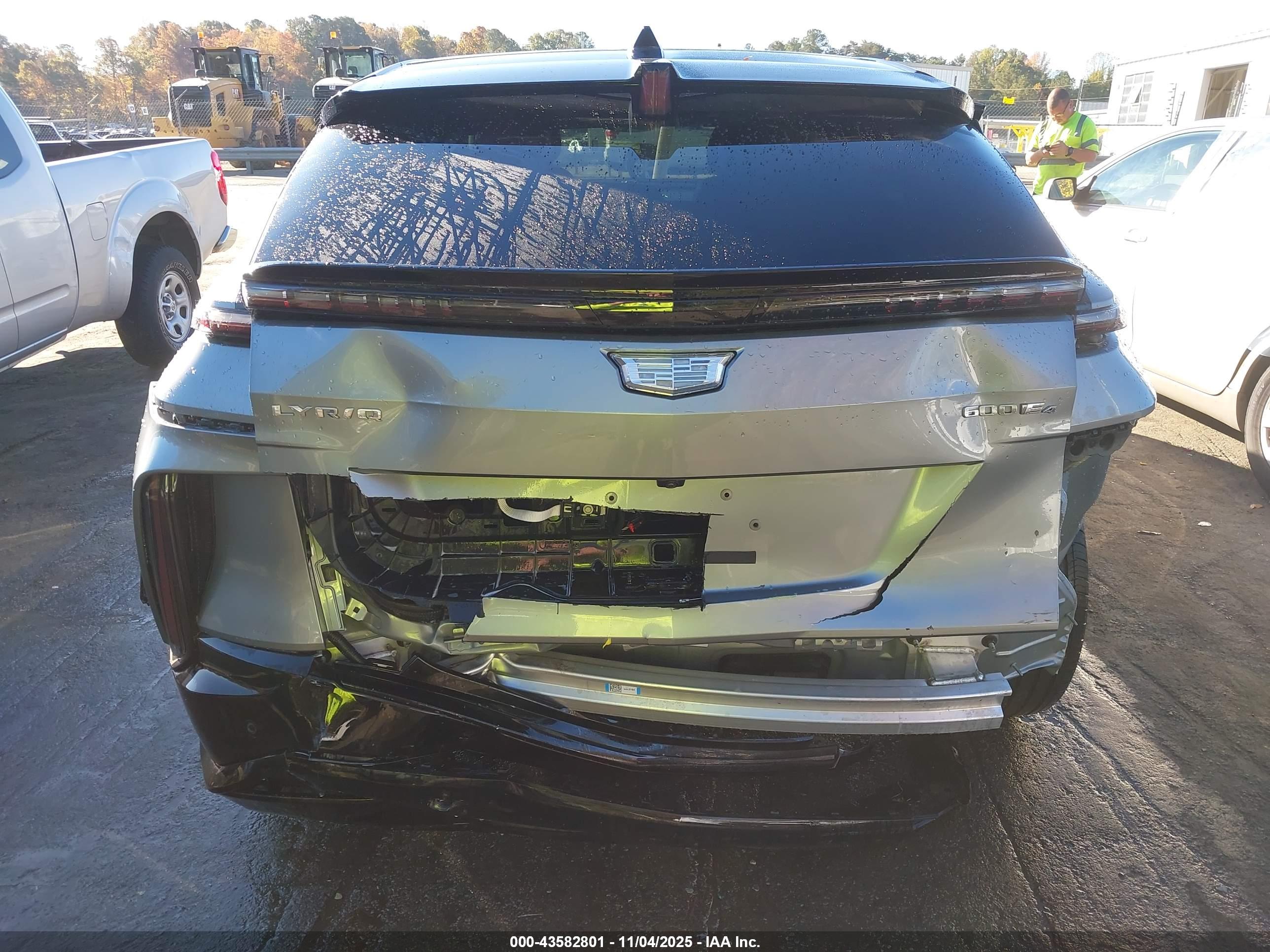 CADILLAC LYRIQ image 6