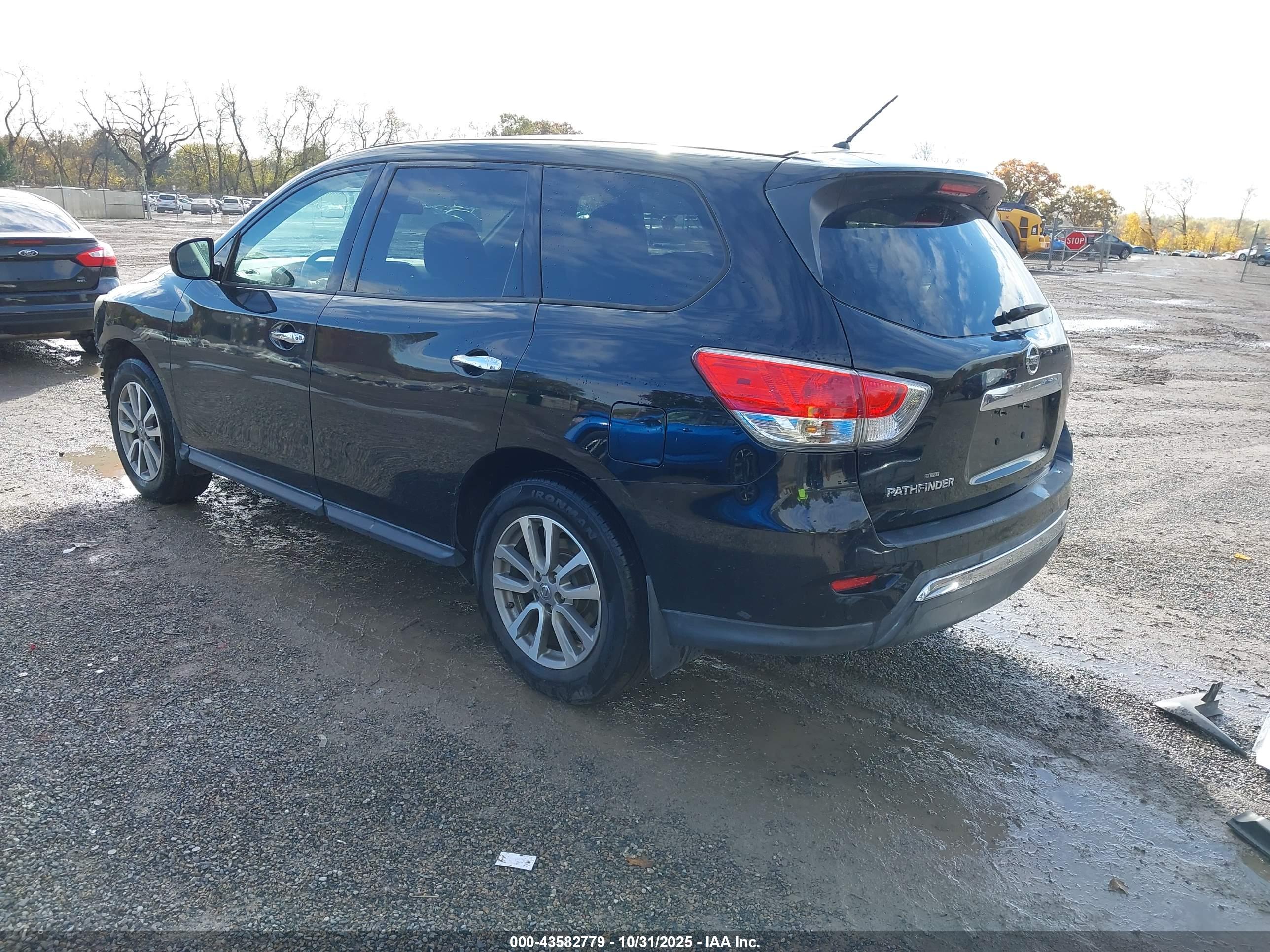 NISSAN PATHFINDER image 3