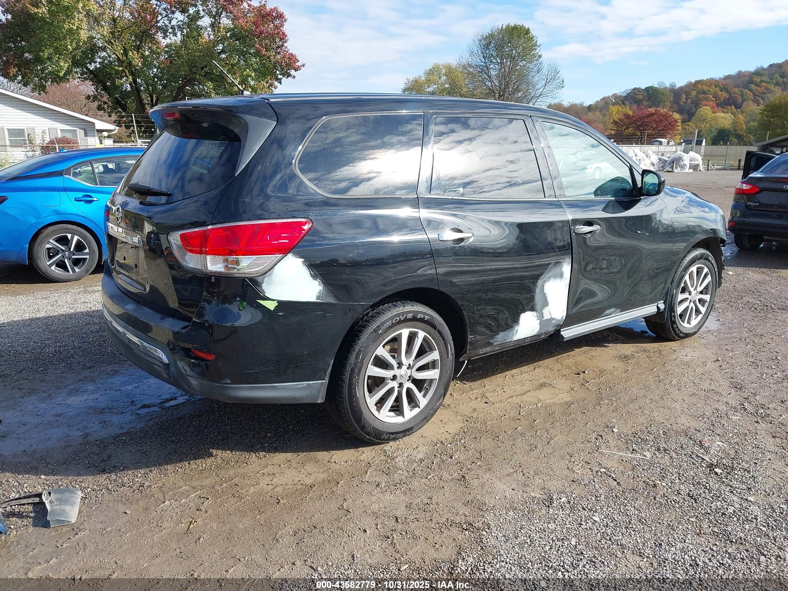 NISSAN PATHFINDER image 4