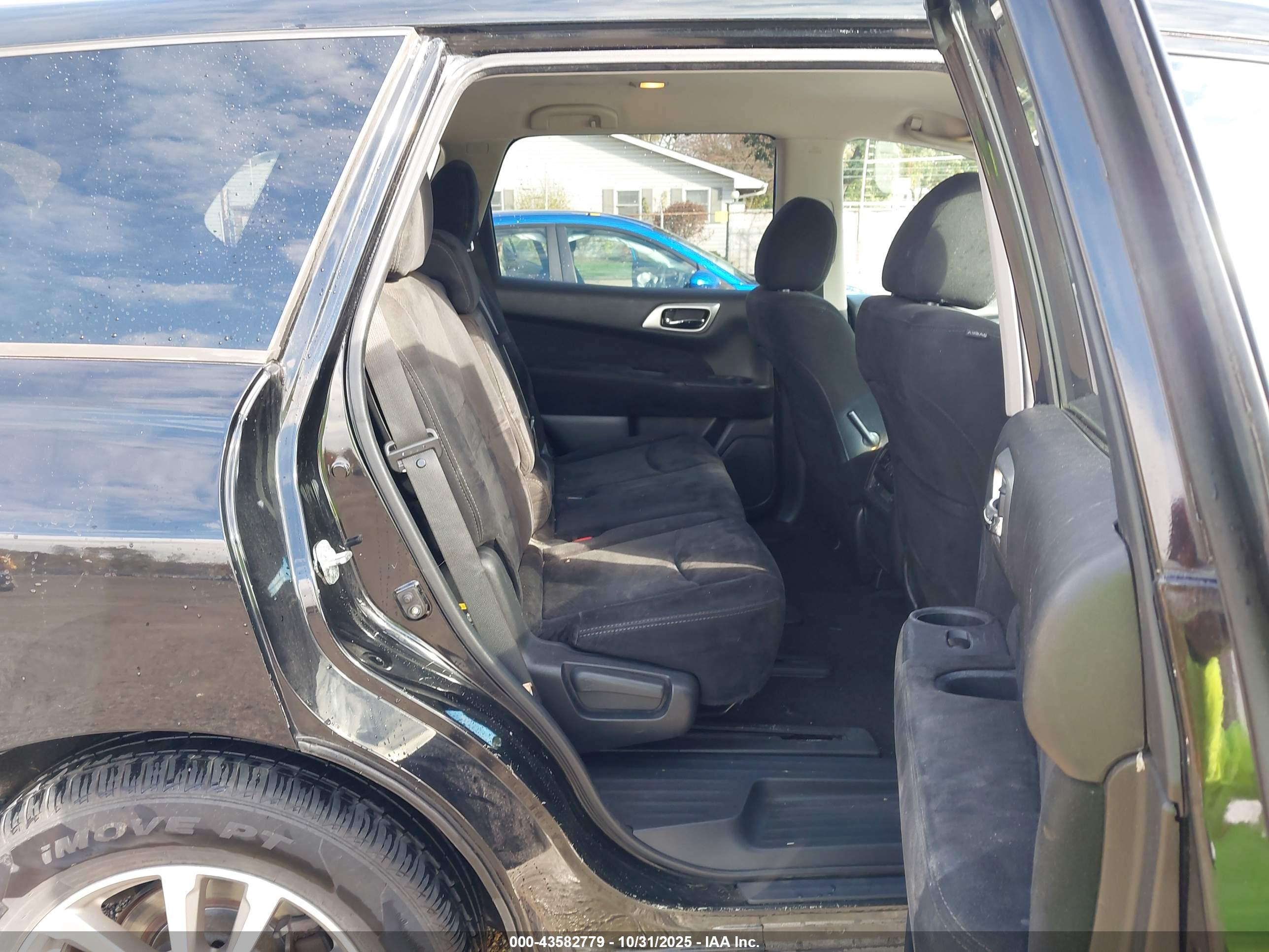 NISSAN PATHFINDER image 8