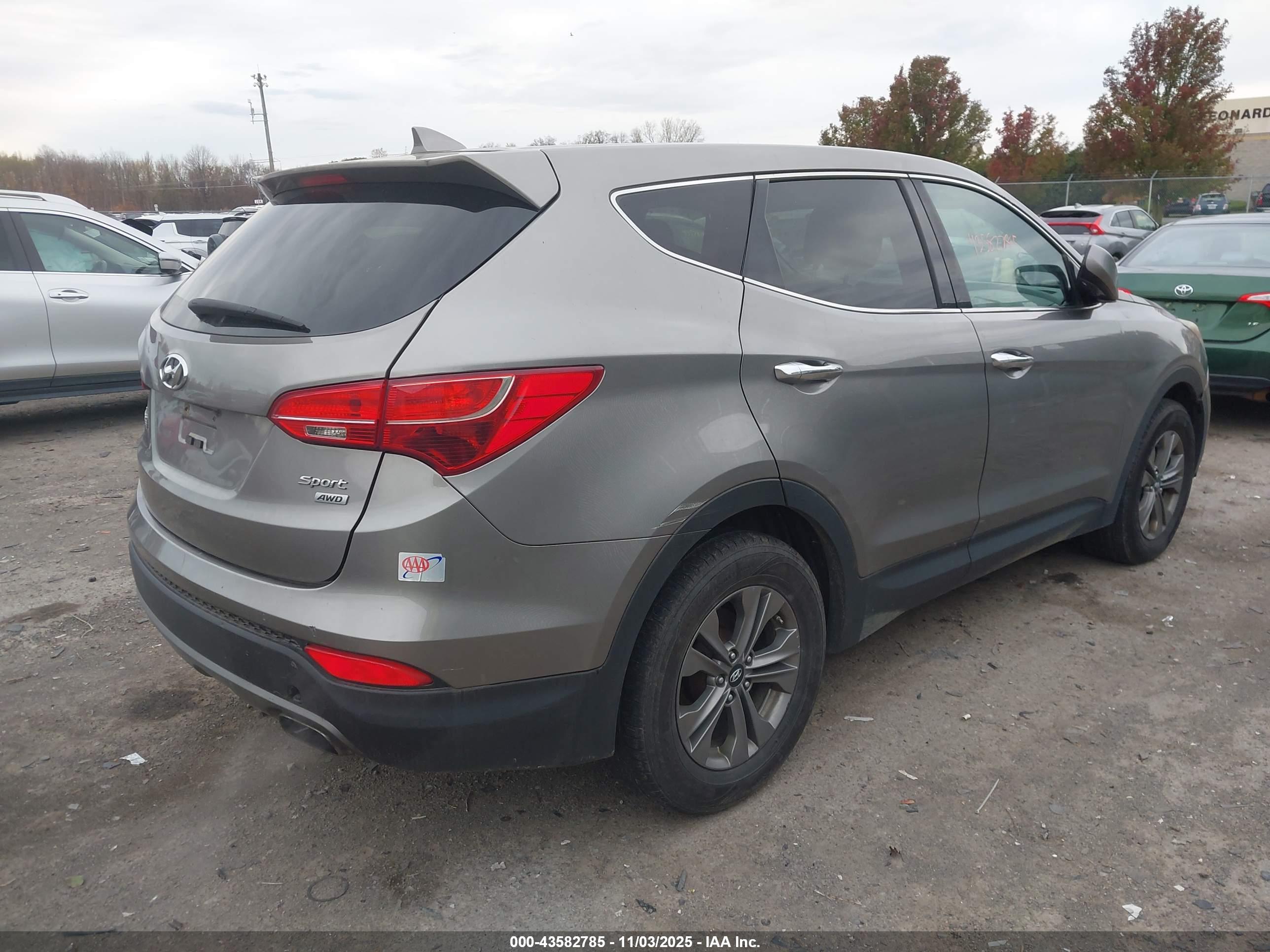 HYUNDAI SANTA image 4