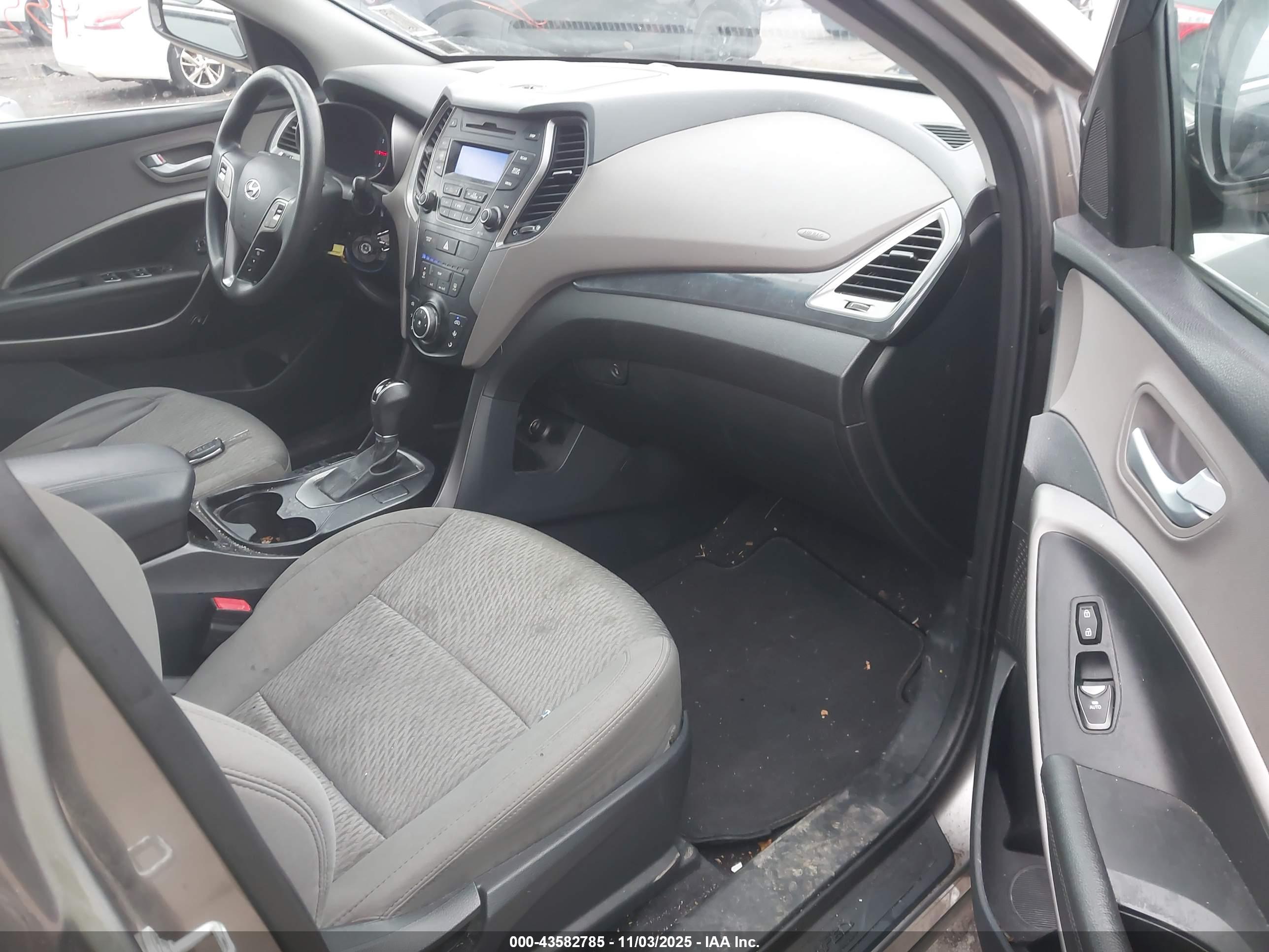 HYUNDAI SANTA image 5