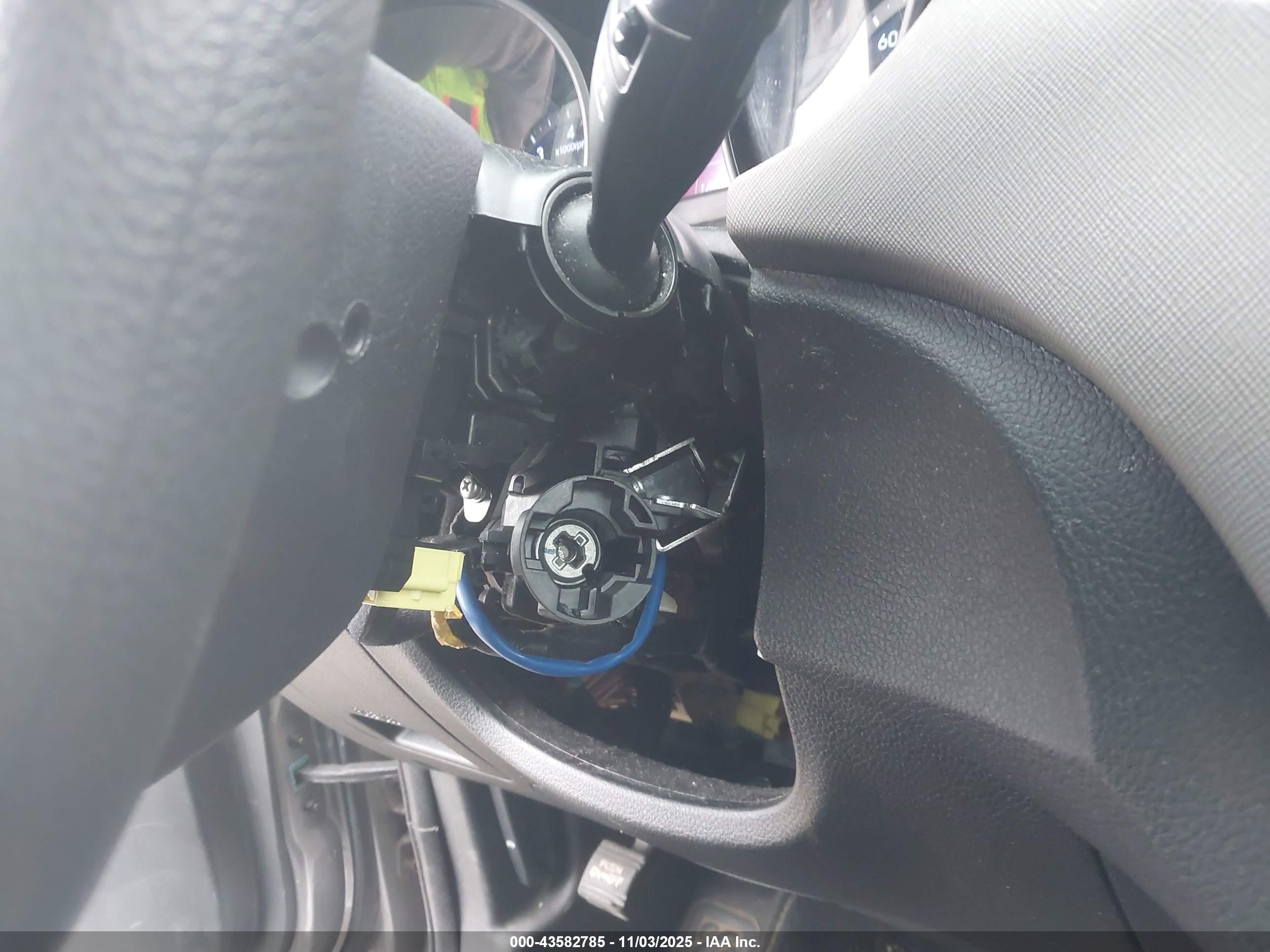 HYUNDAI SANTA image 6