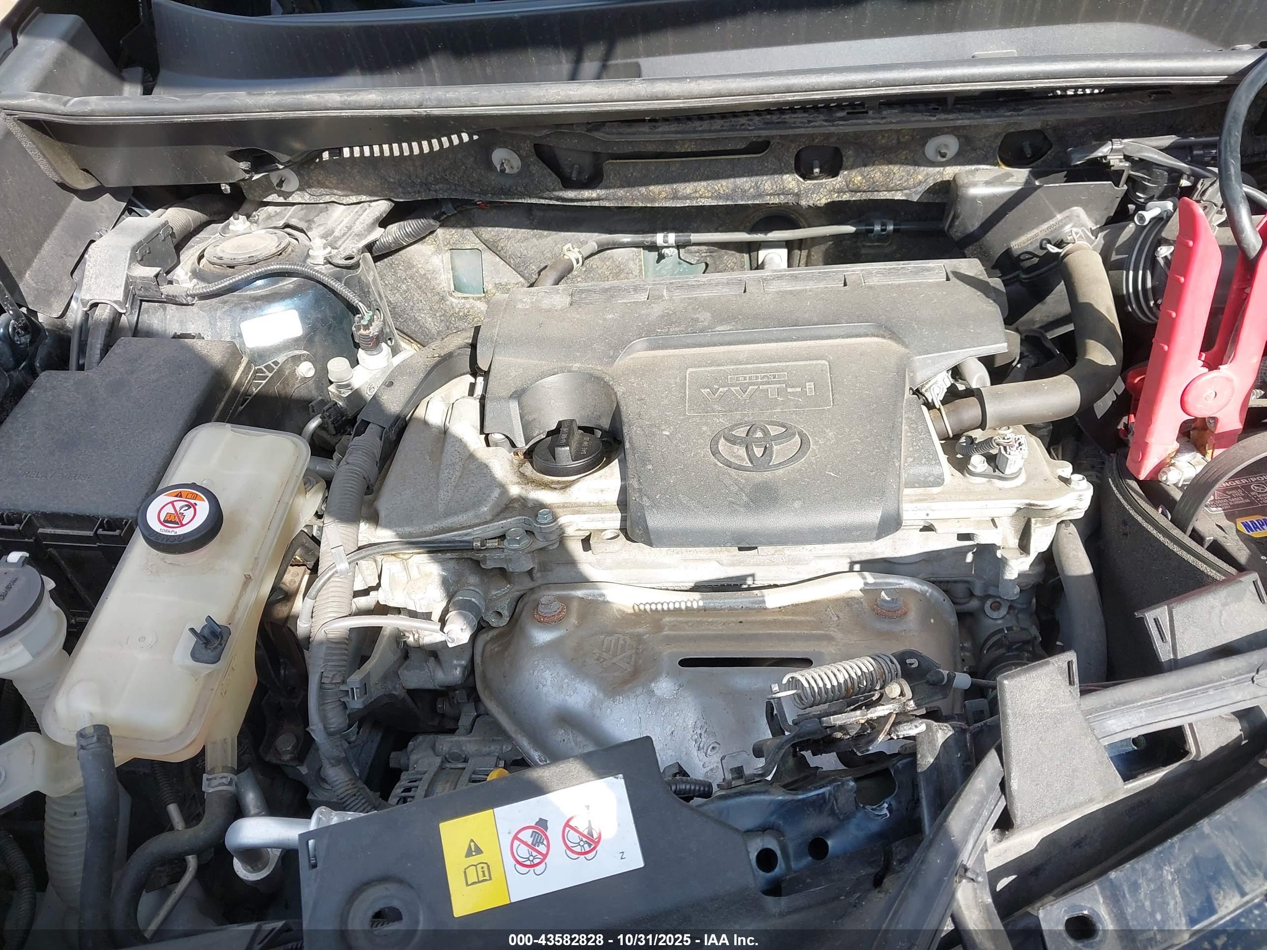 TOYOTA RAV4 image 10
