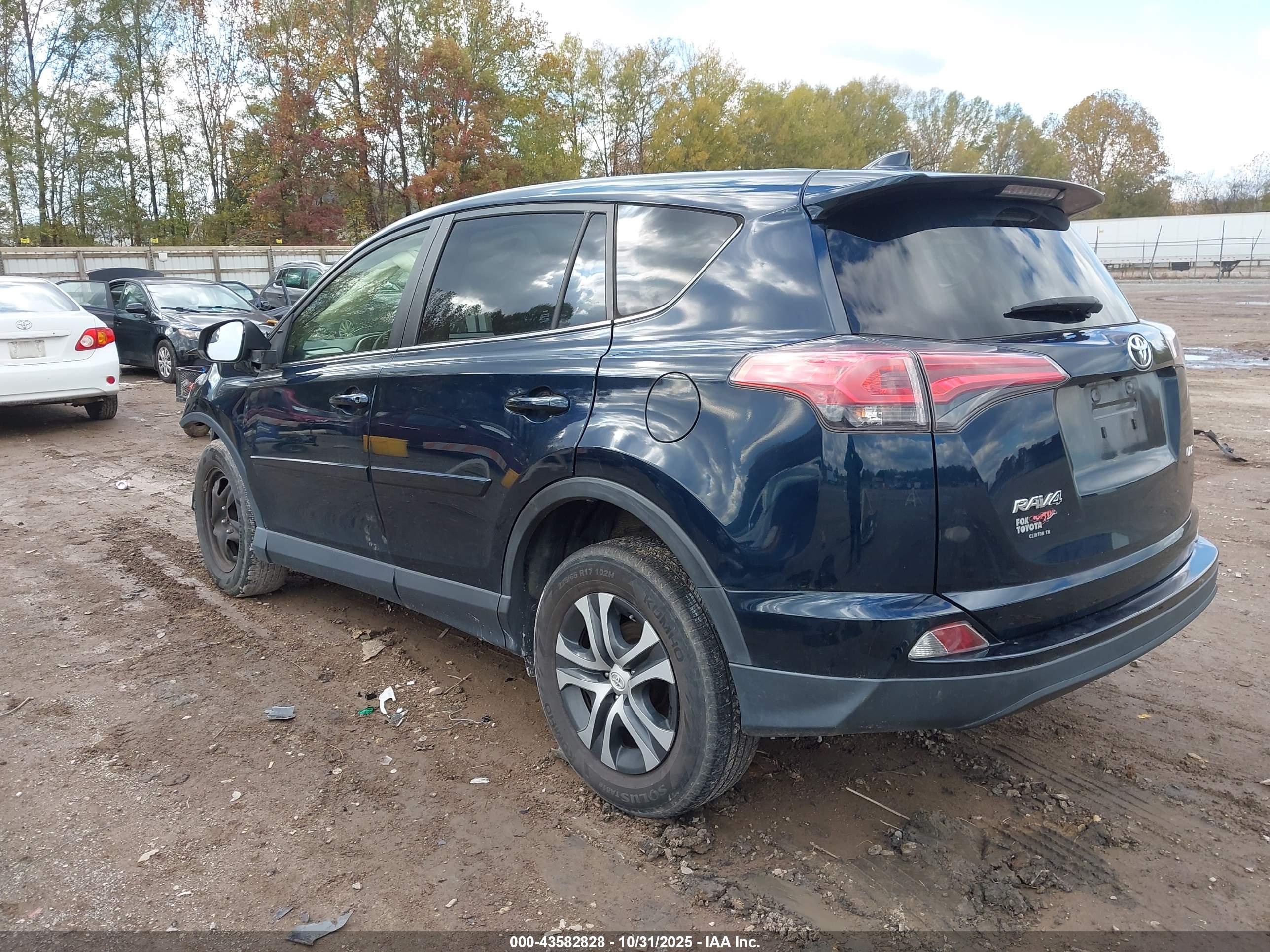 TOYOTA RAV4 image 3
