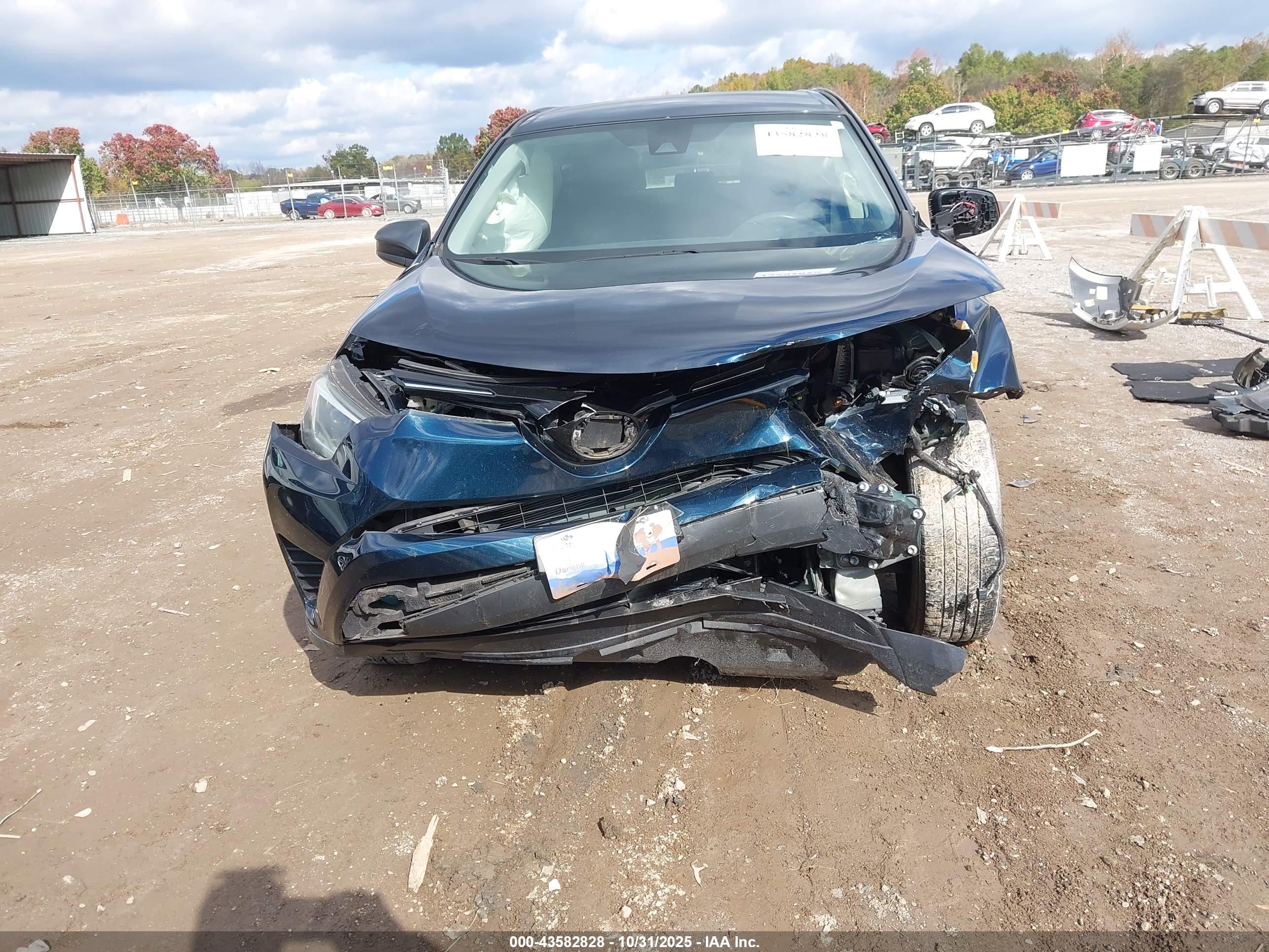 TOYOTA RAV4 image 6