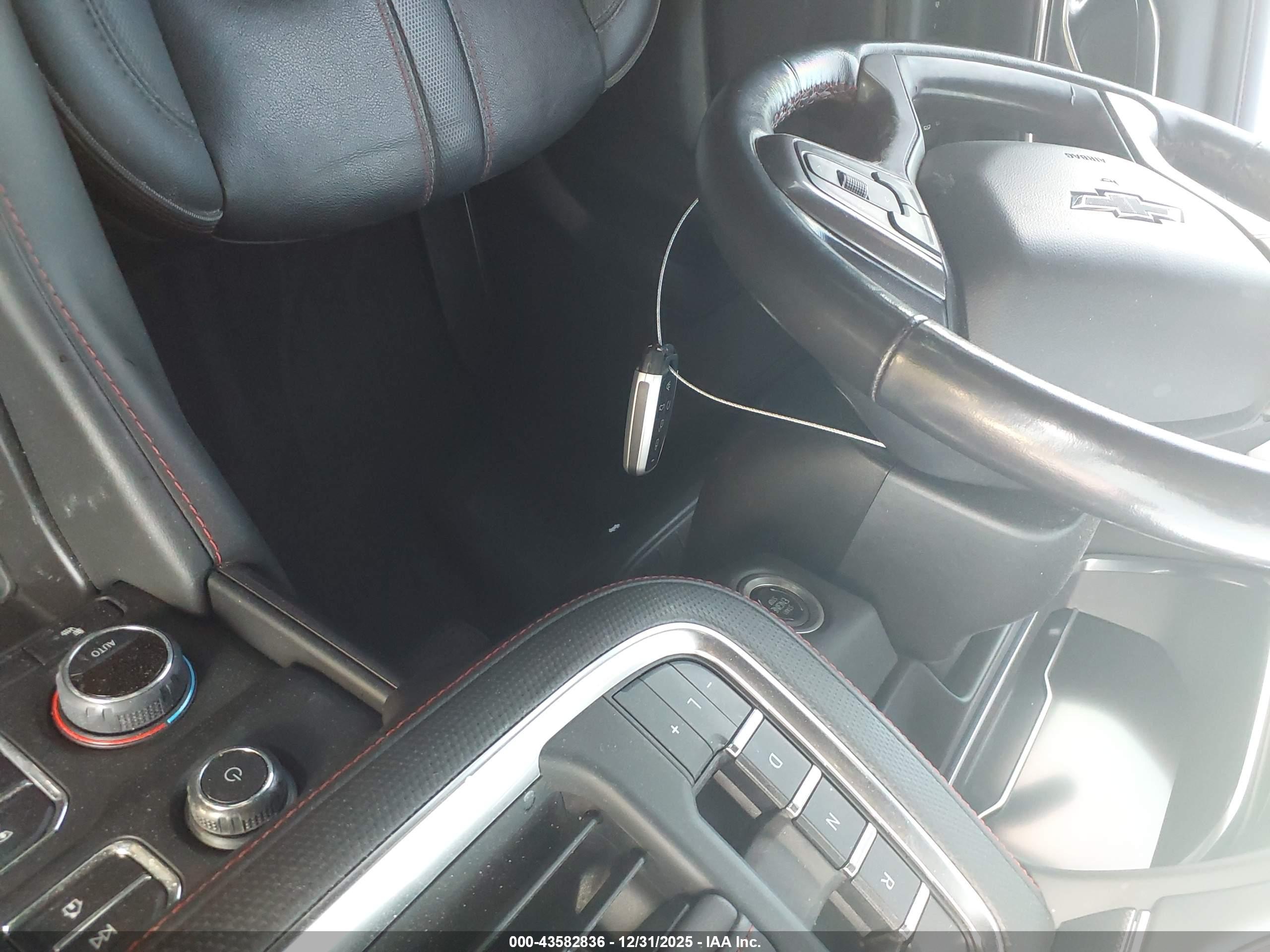 CHEVROLET SUBURBAN image 11