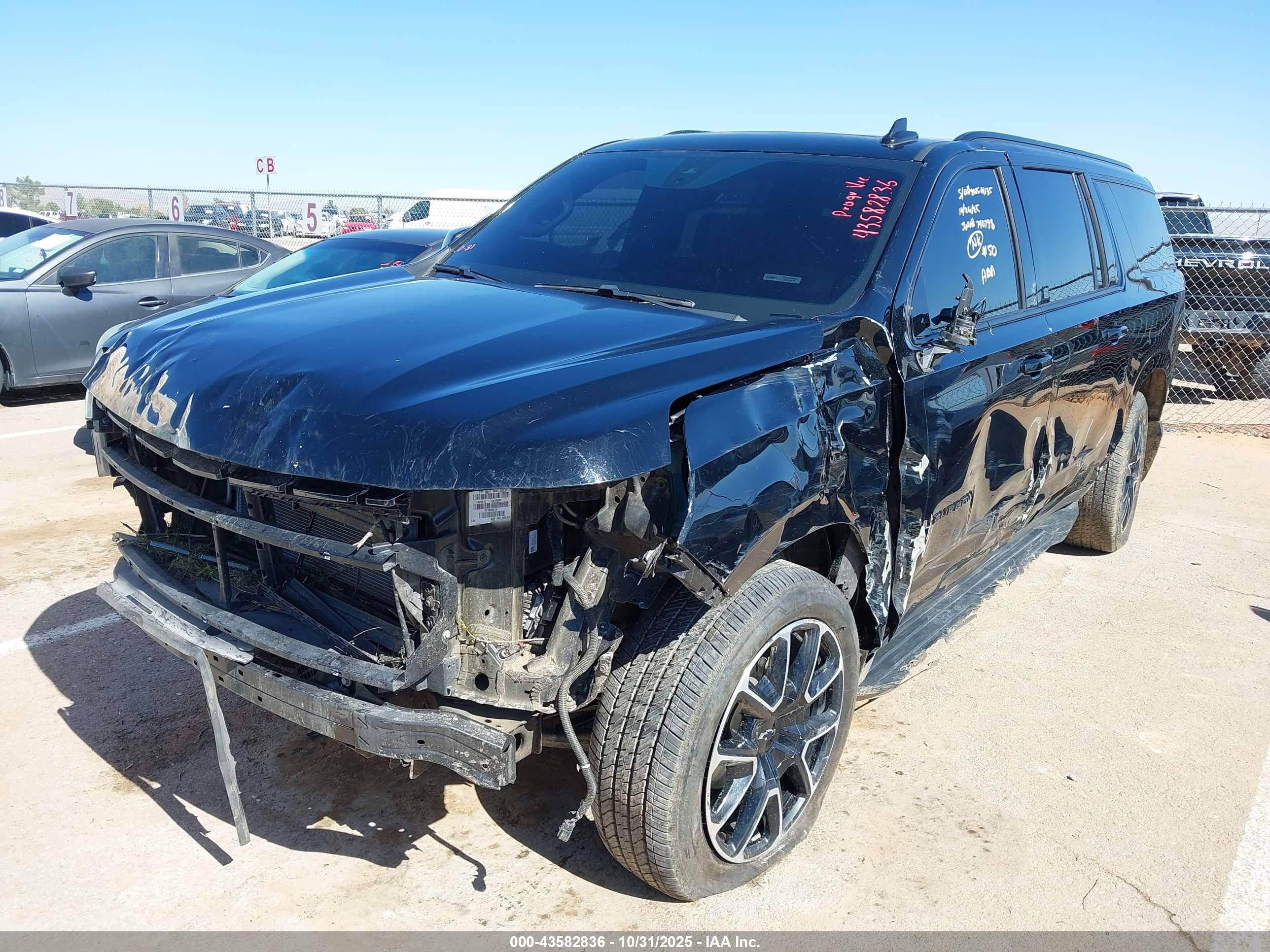 CHEVROLET SUBURBAN image 2