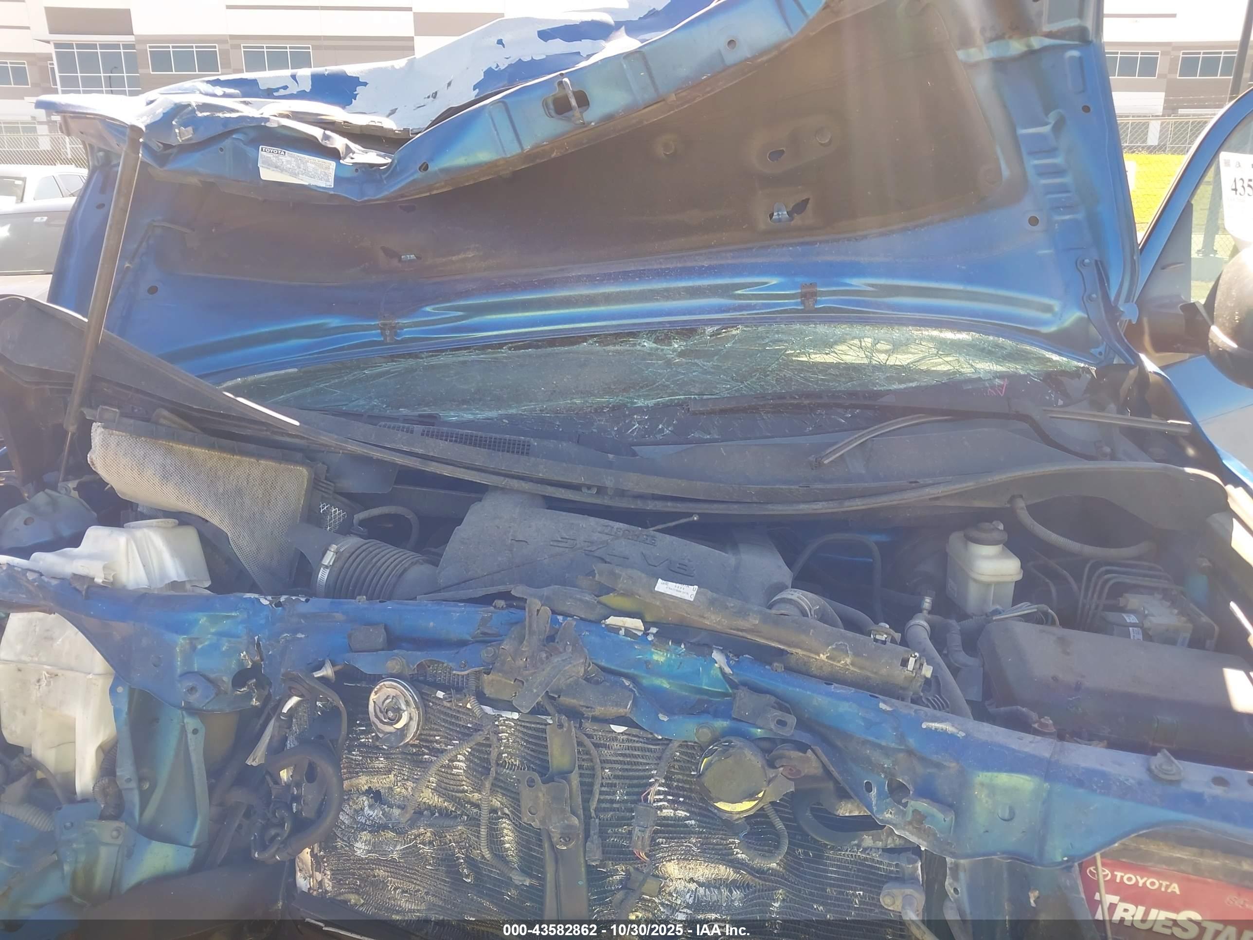 TOYOTA TUNDRA image 10