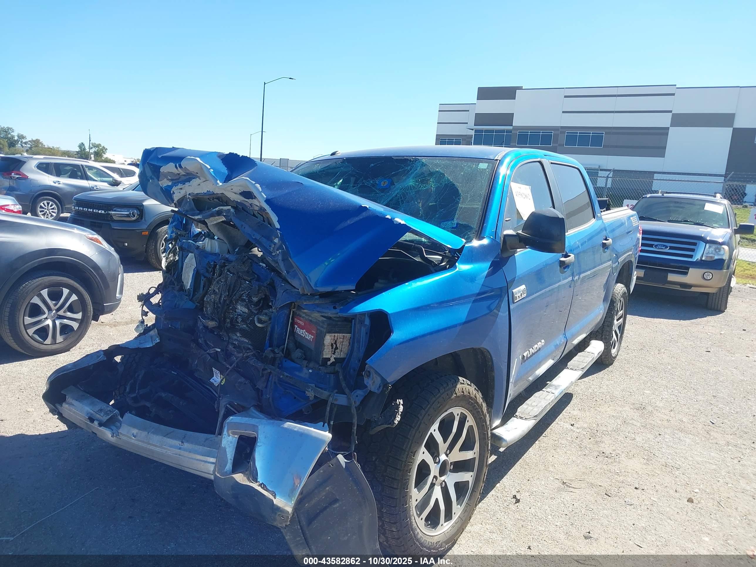 TOYOTA TUNDRA image 2