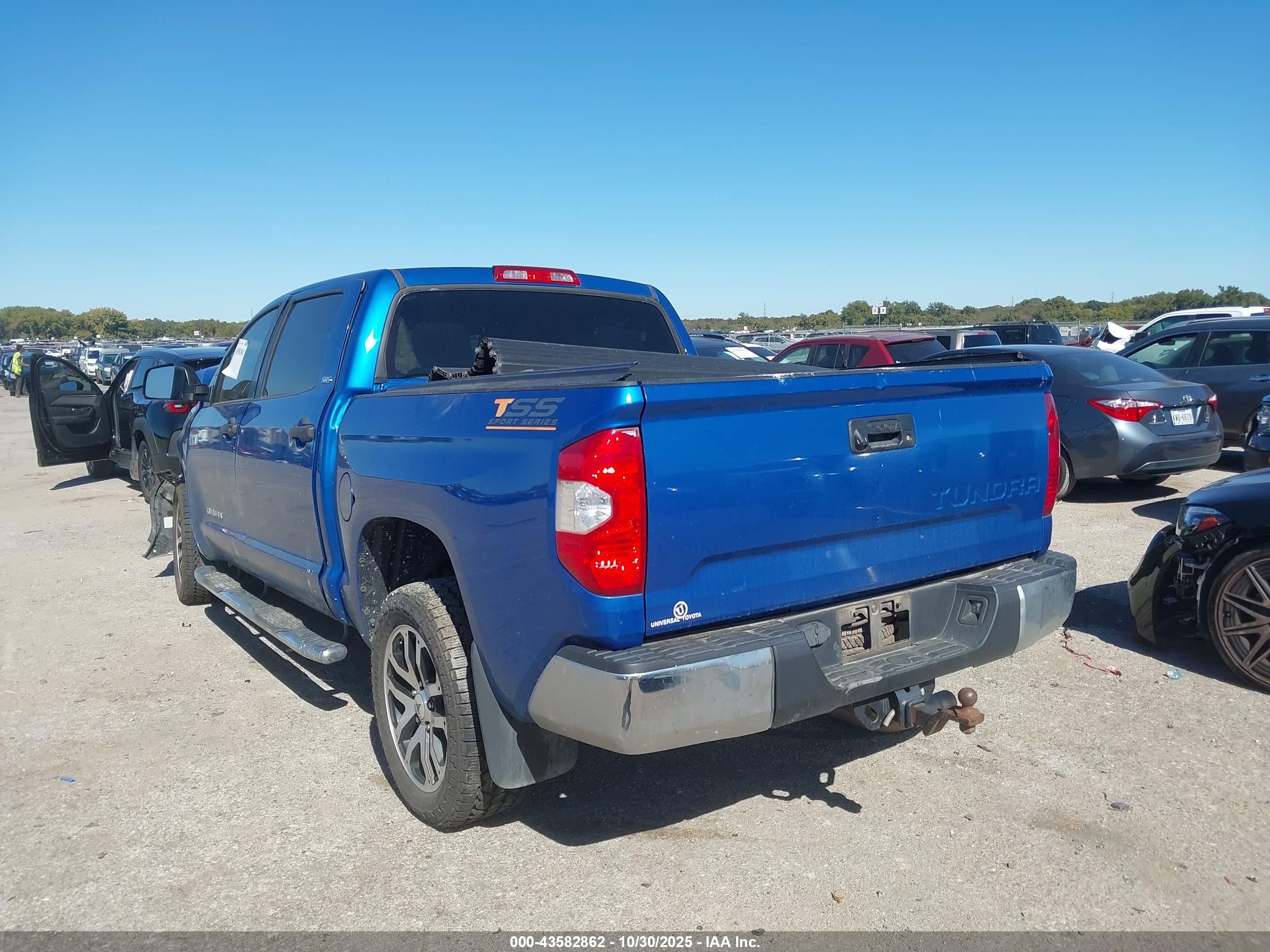 TOYOTA TUNDRA image 3