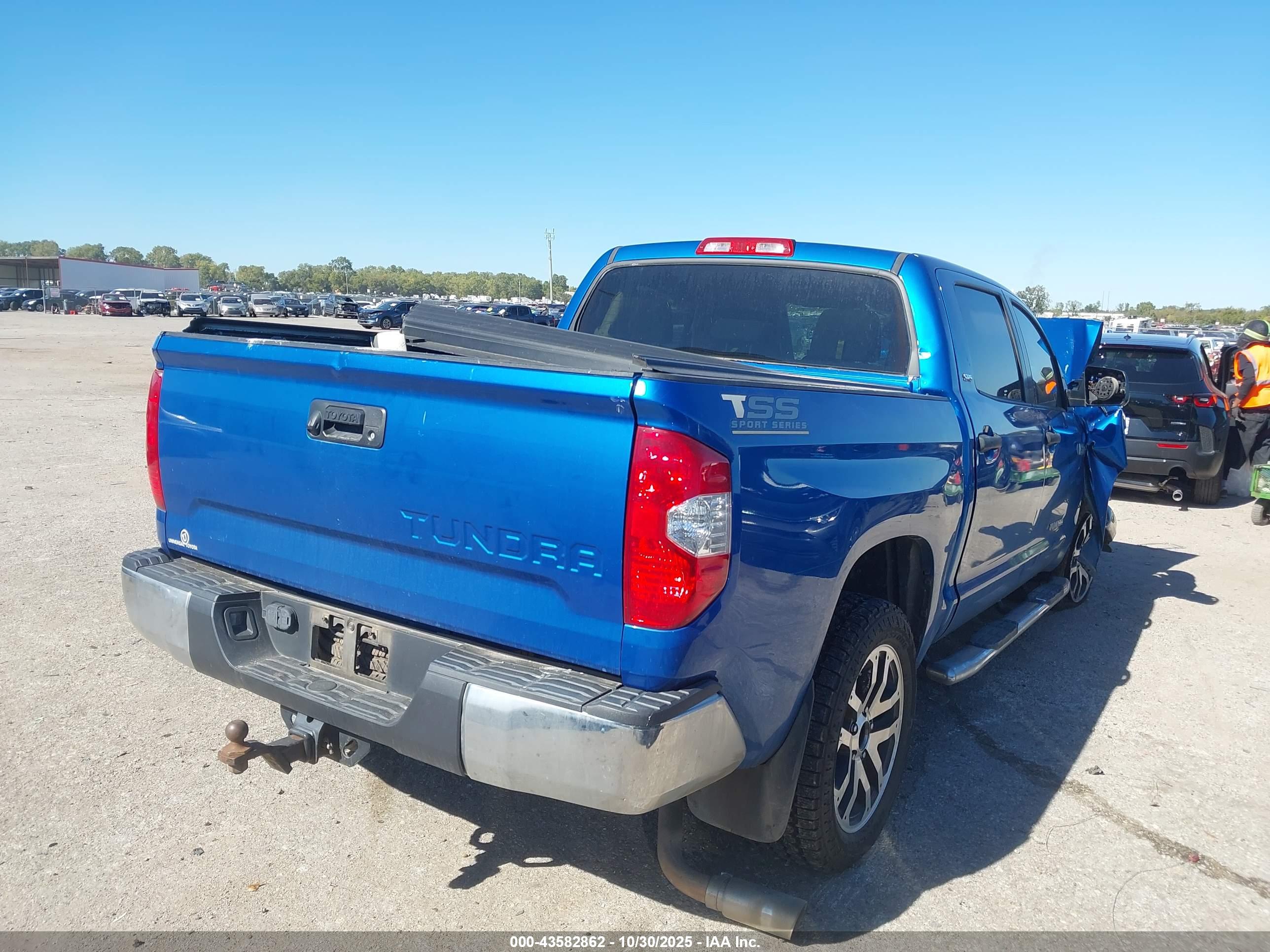 TOYOTA TUNDRA image 4