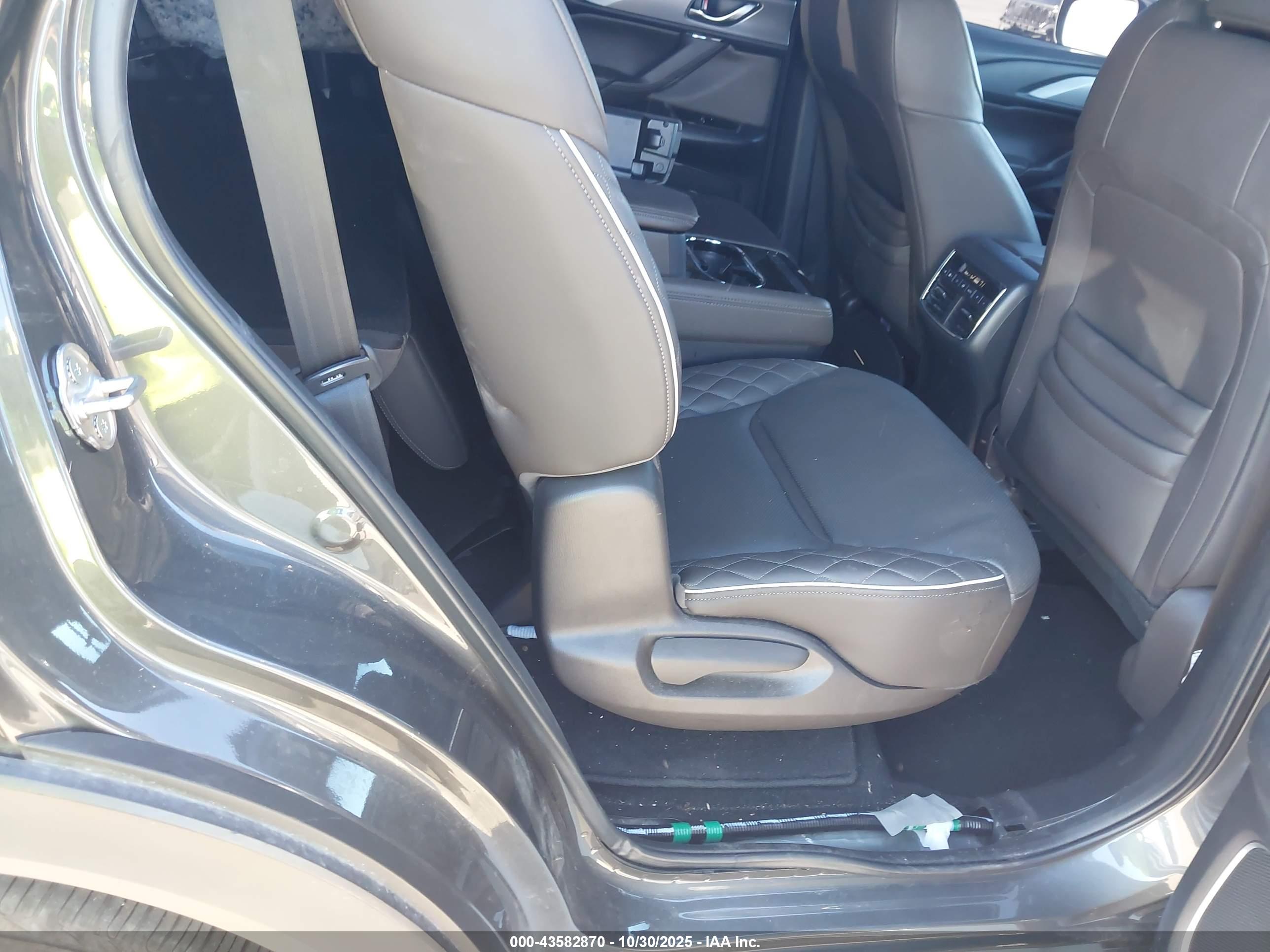 MAZDA CX-9 image 8