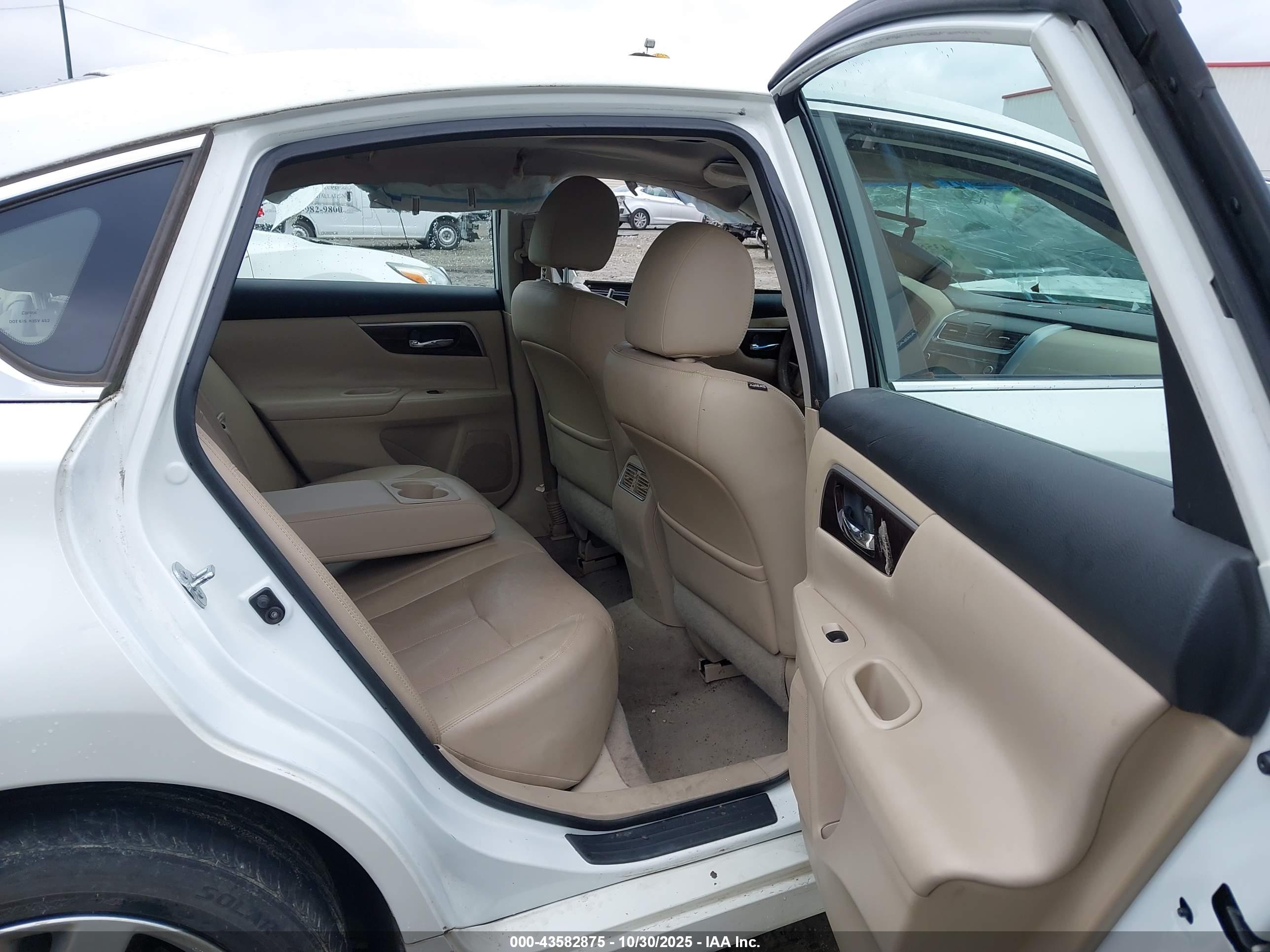 NISSAN ALTIMA image 8