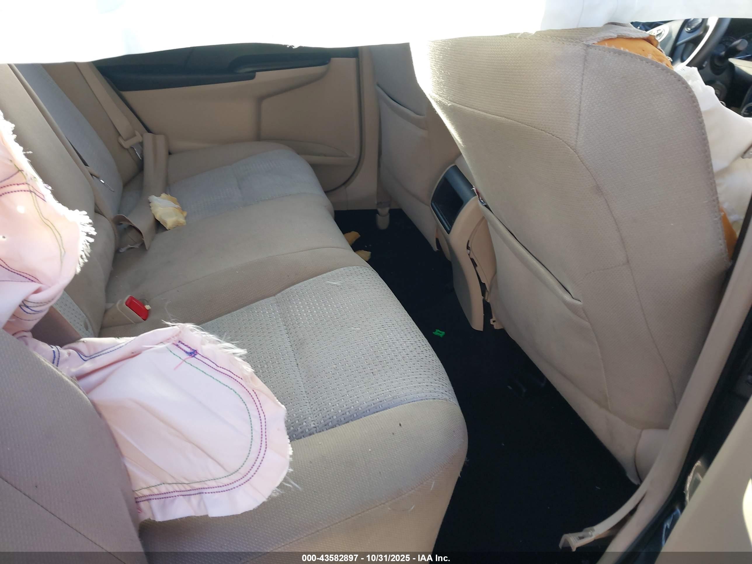 TOYOTA CAMRY image 8