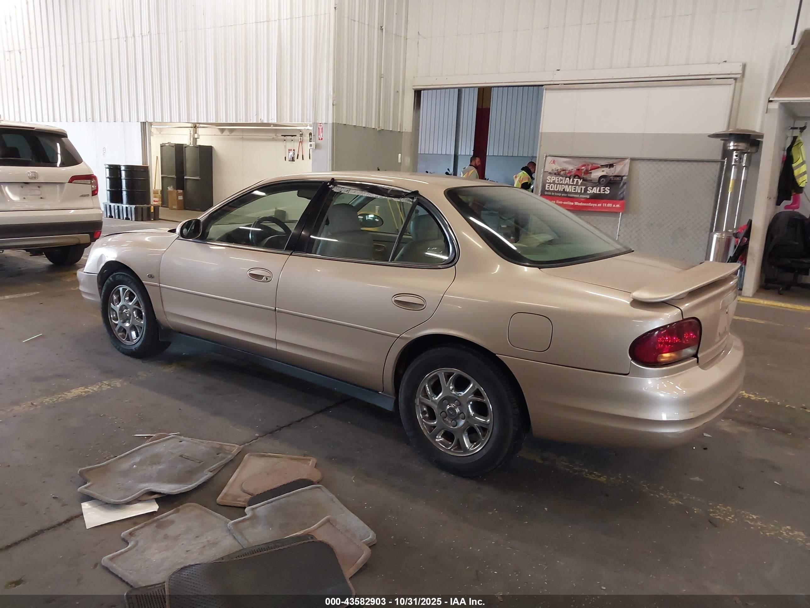 OLDSMOBILE INTRIGUE image 3