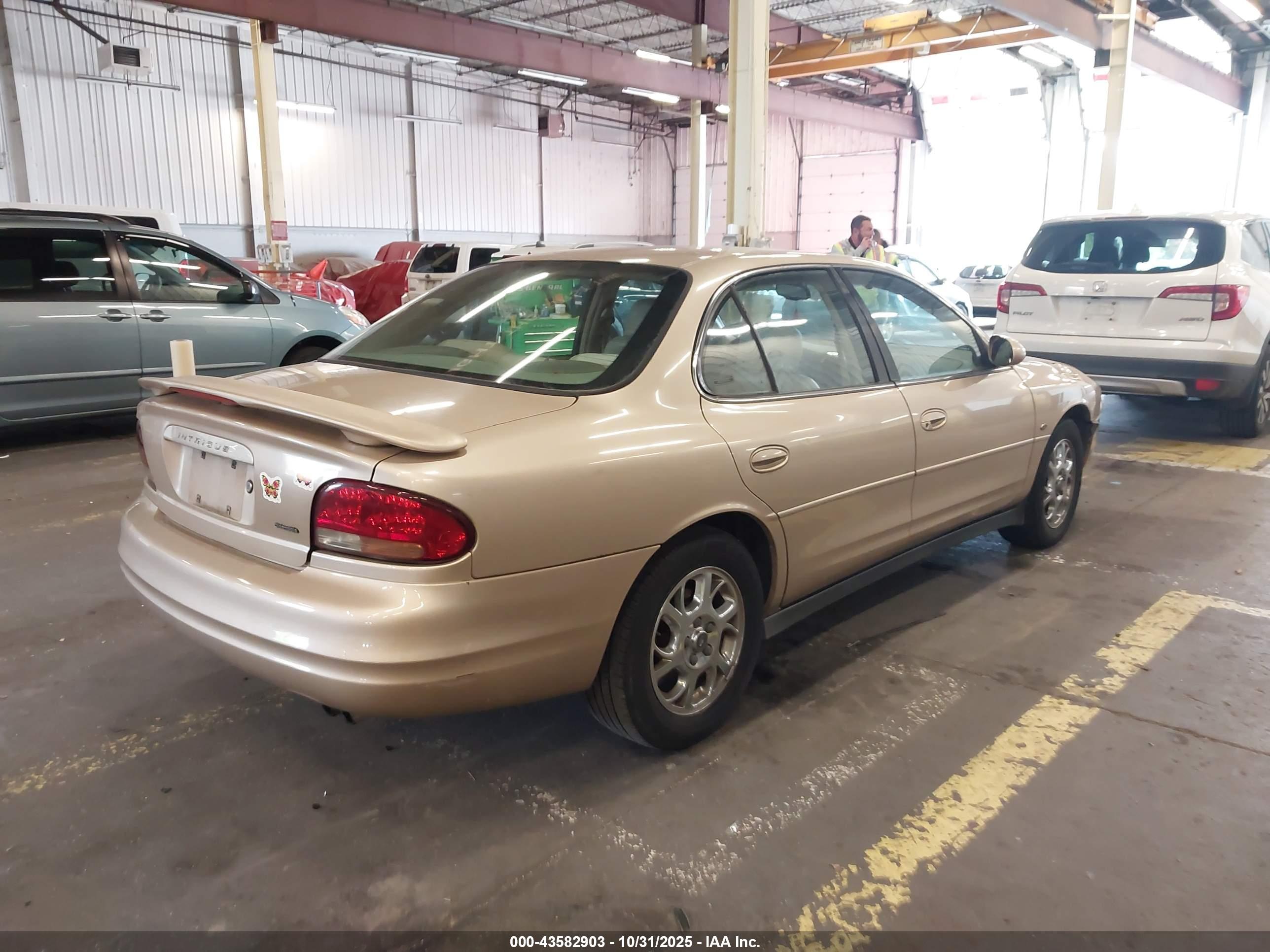 OLDSMOBILE INTRIGUE image 4