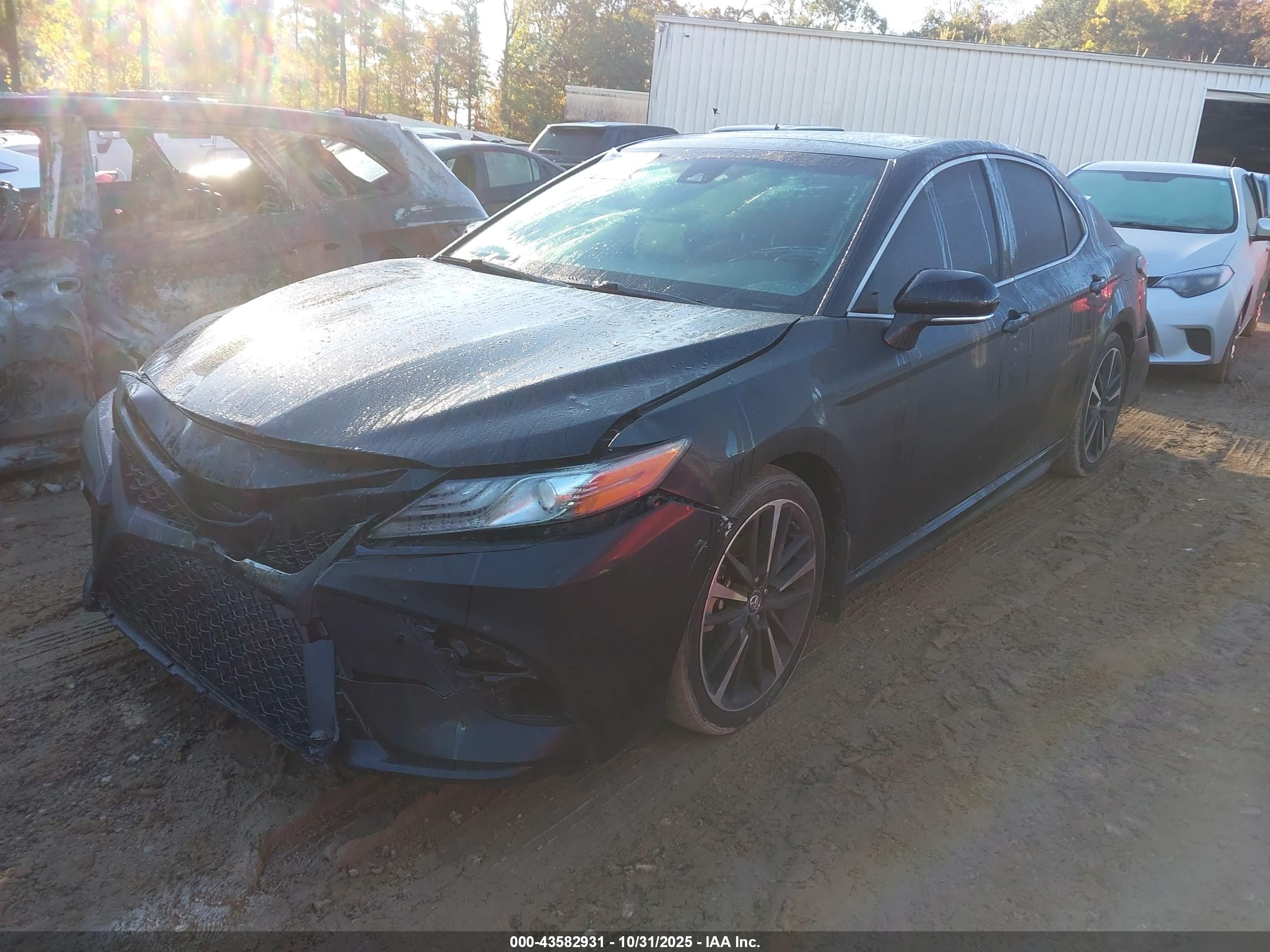 TOYOTA CAMRY image 2