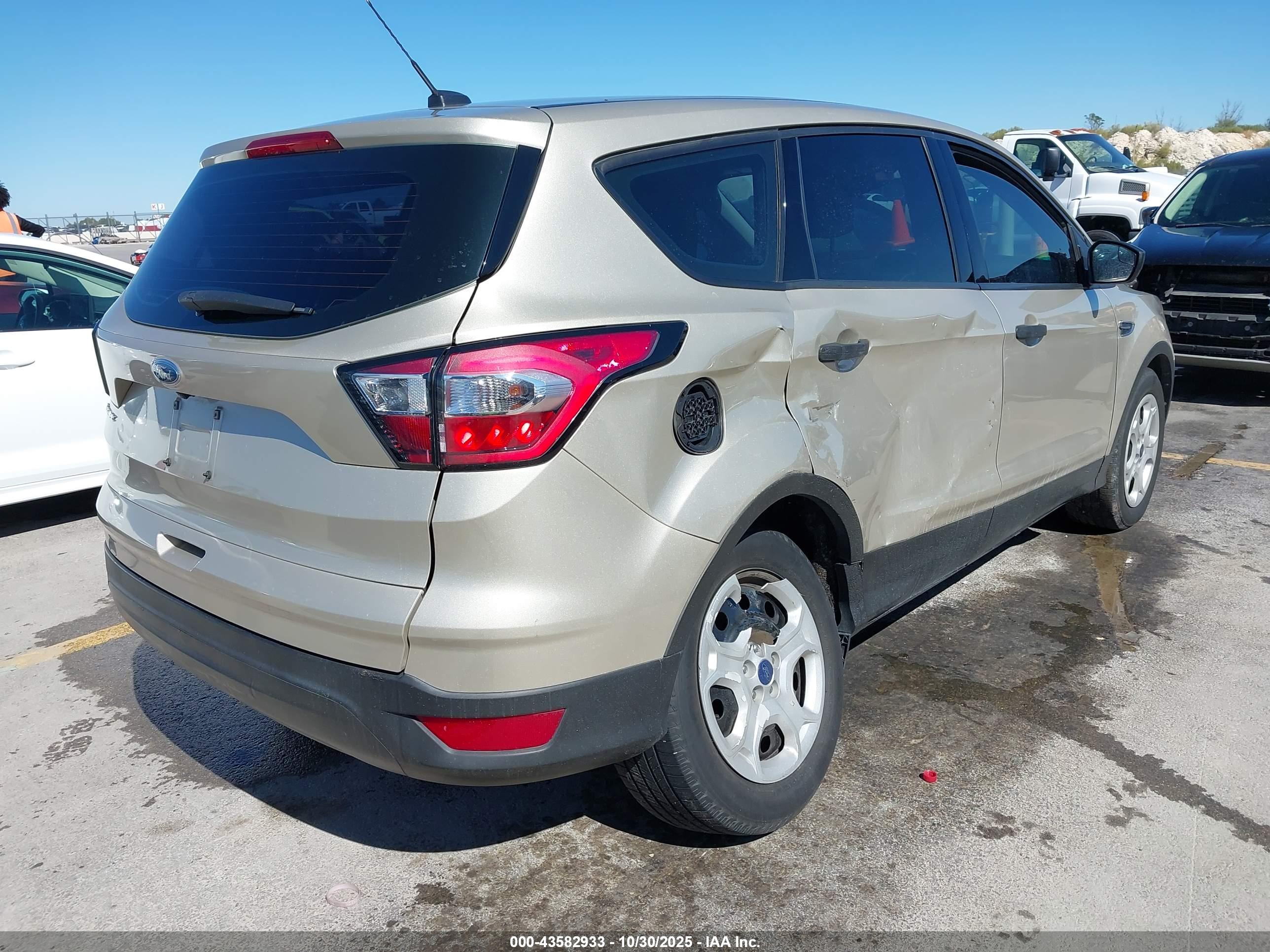FORD ESCAPE image 4