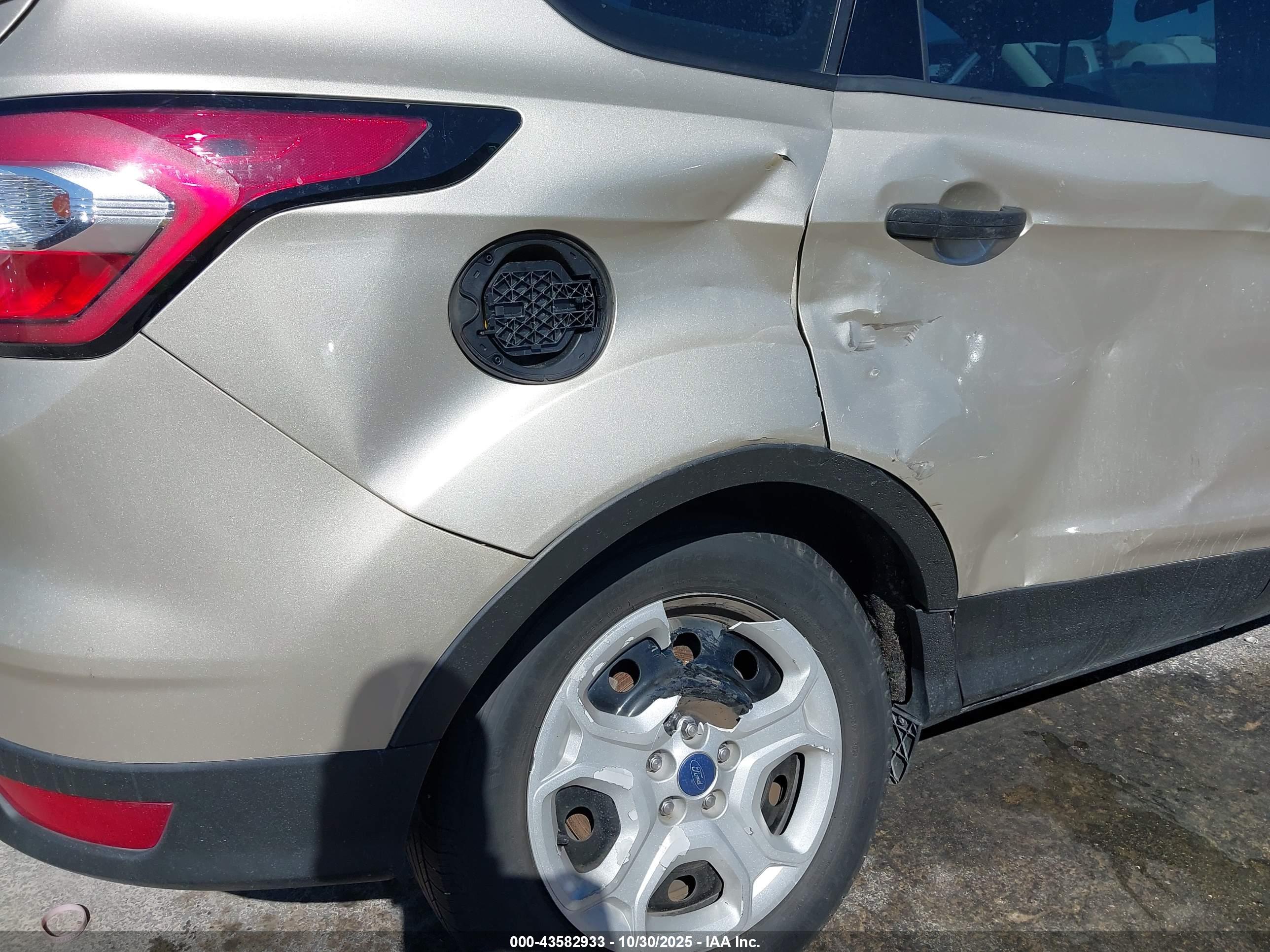 FORD ESCAPE image 6