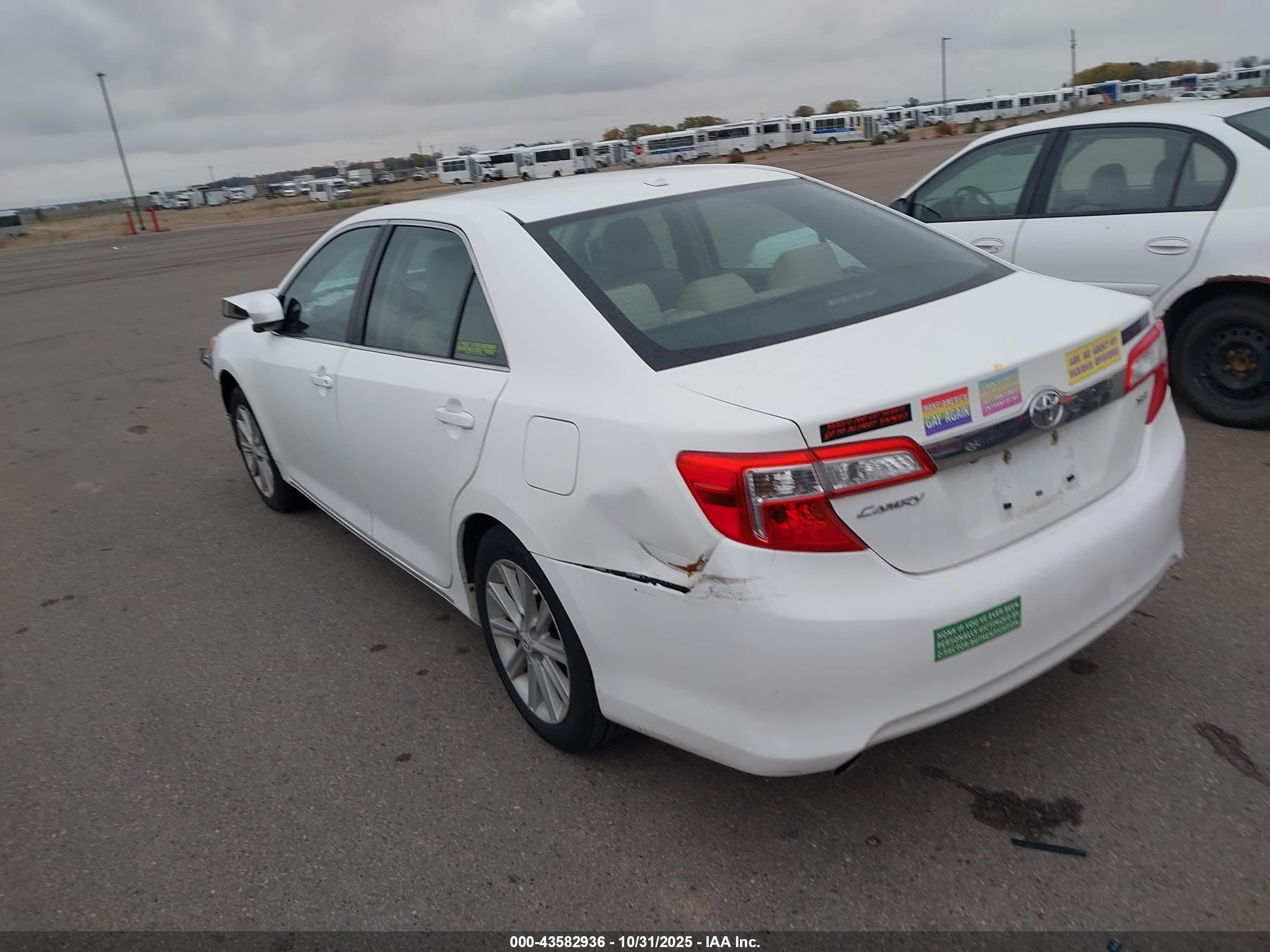 TOYOTA CAMRY image 3