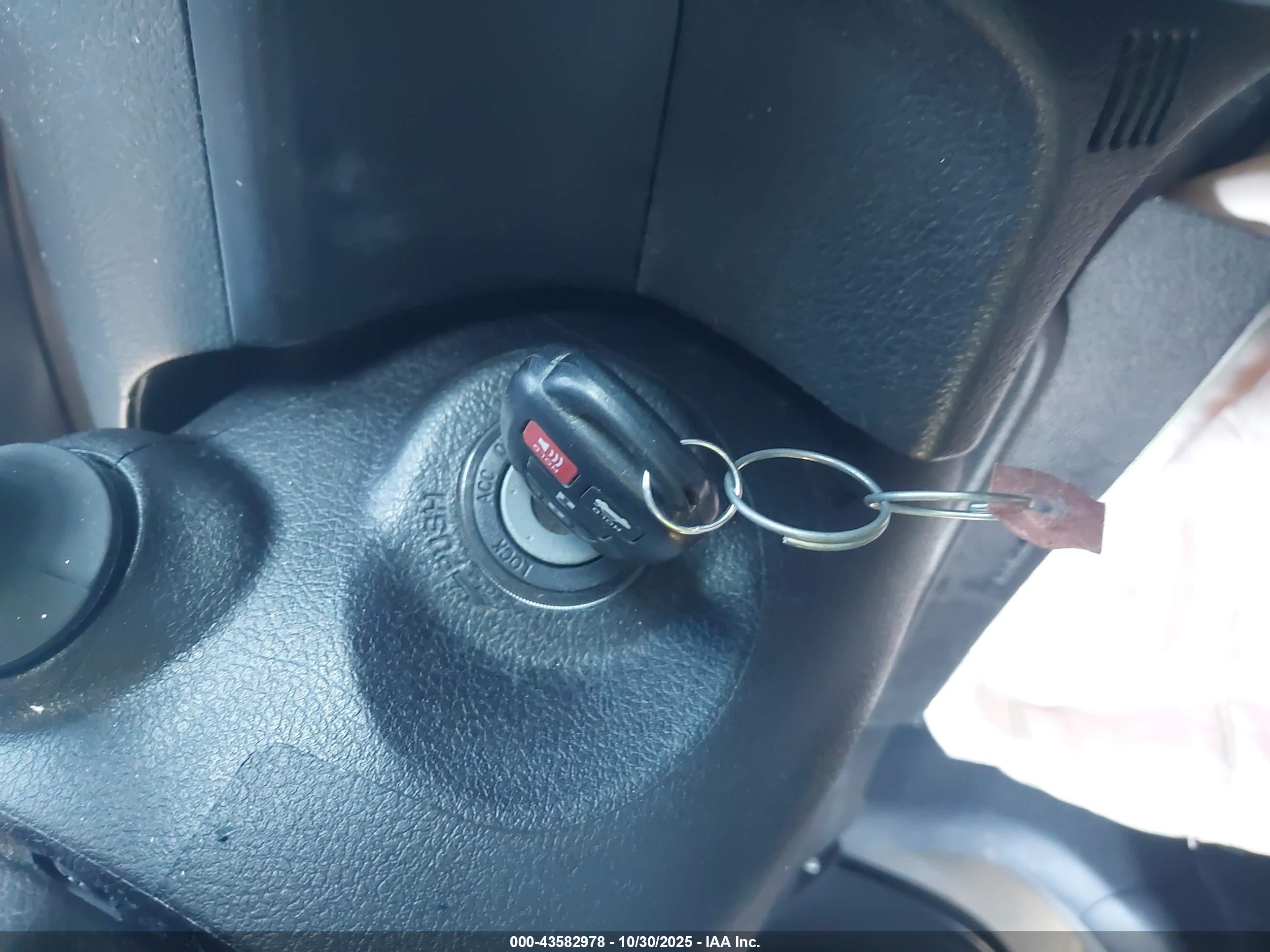 TOYOTA CAMRY image 11