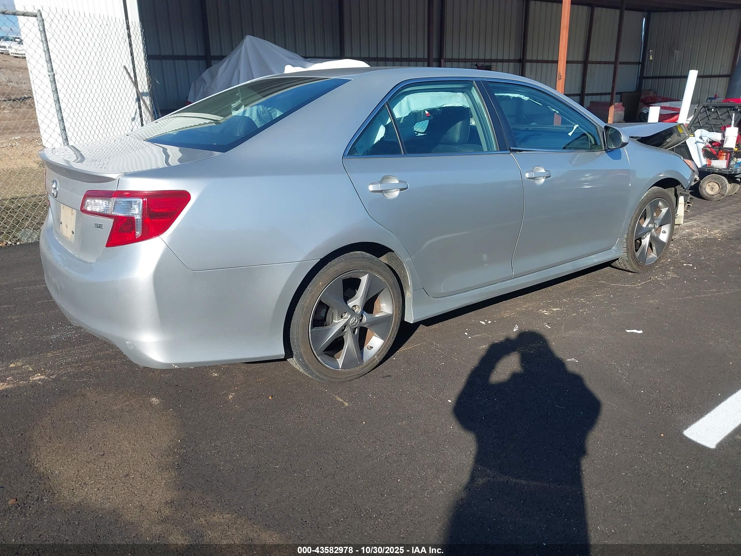 TOYOTA CAMRY image 4