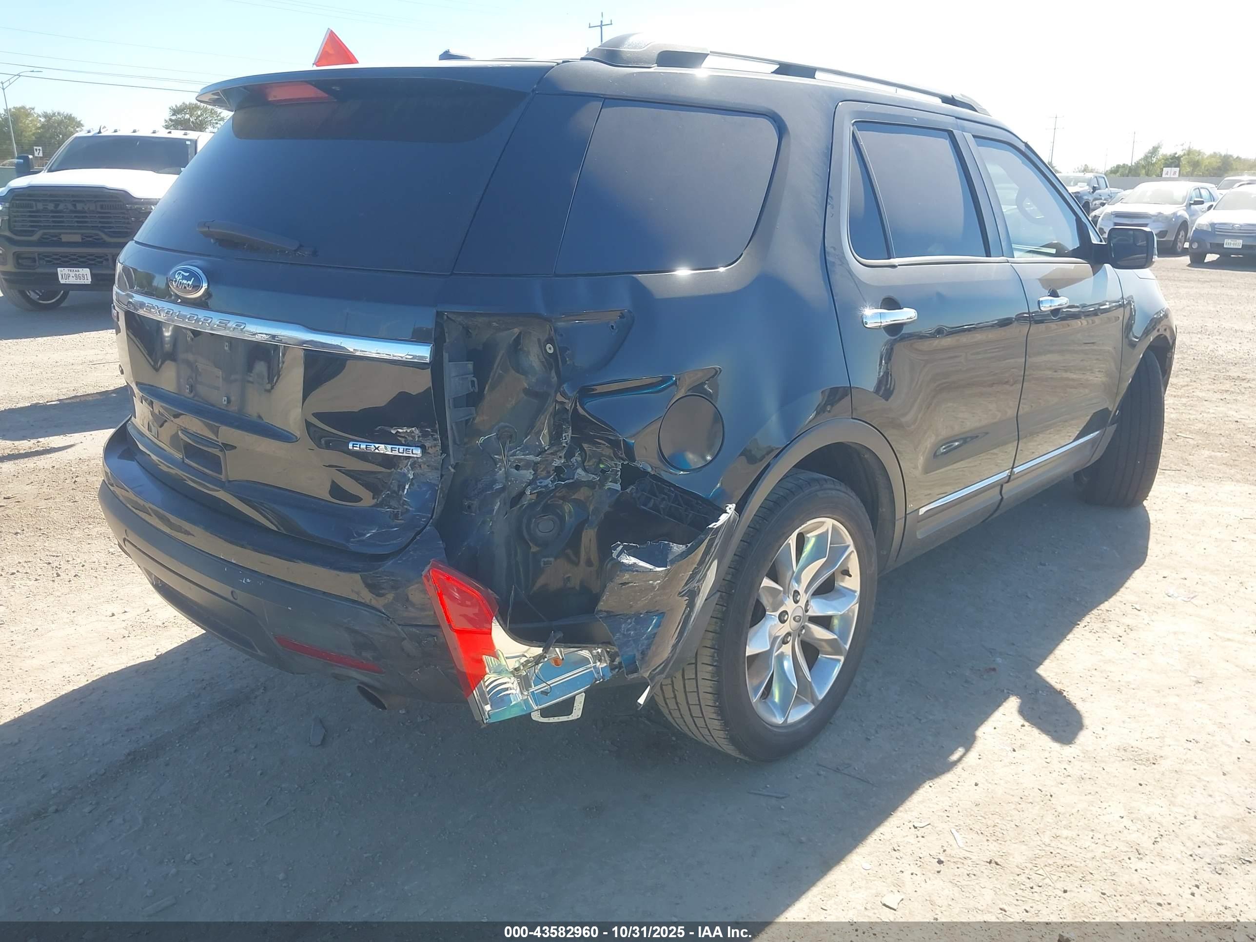 FORD EXPLORER image 4