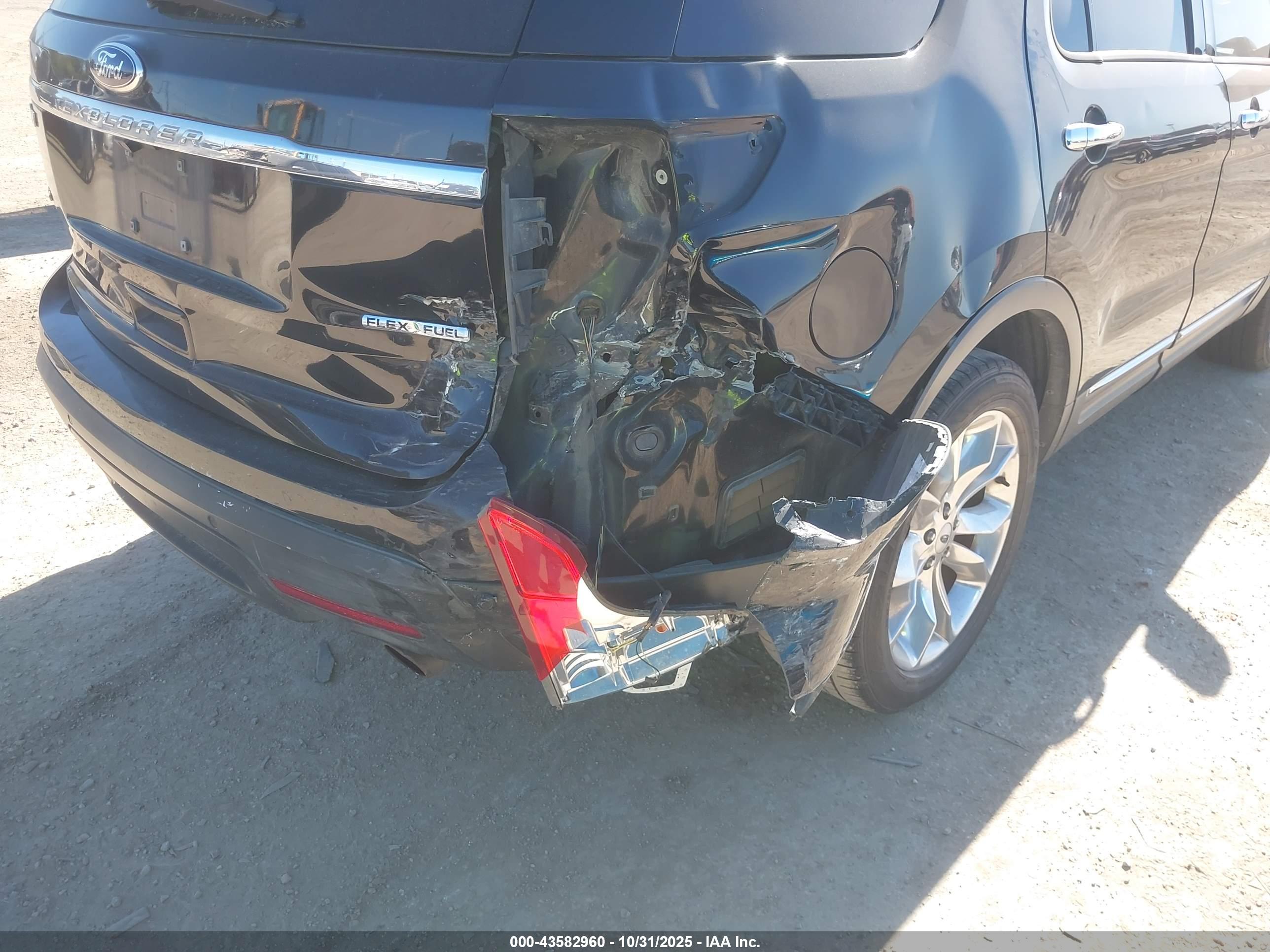 FORD EXPLORER image 6