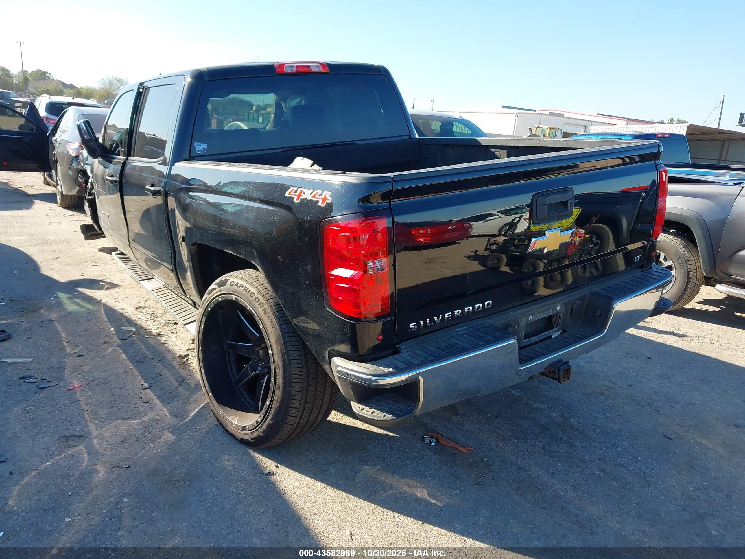 CHEVROLET SILVERADO image 3