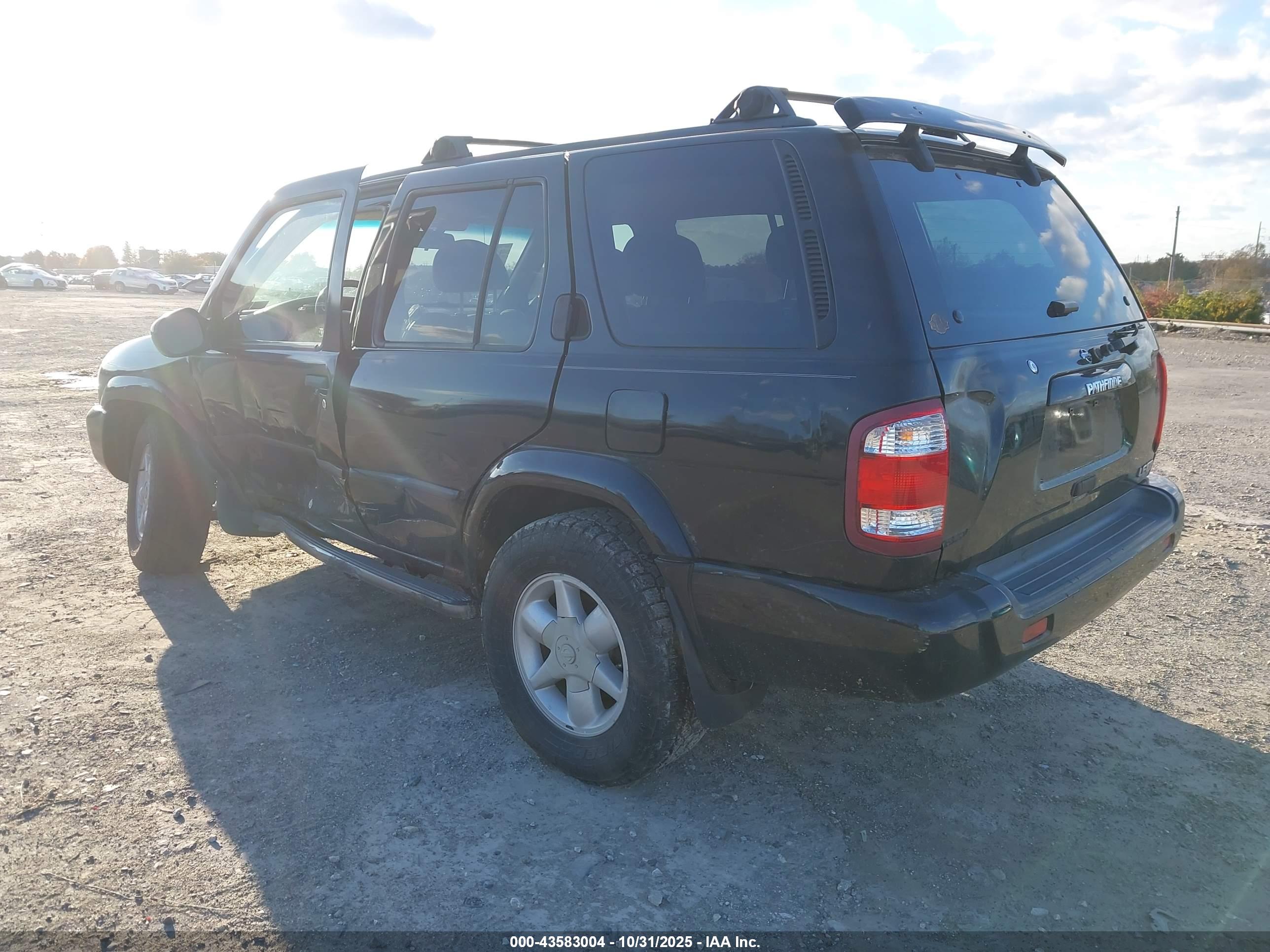 NISSAN PATHFINDER image 3