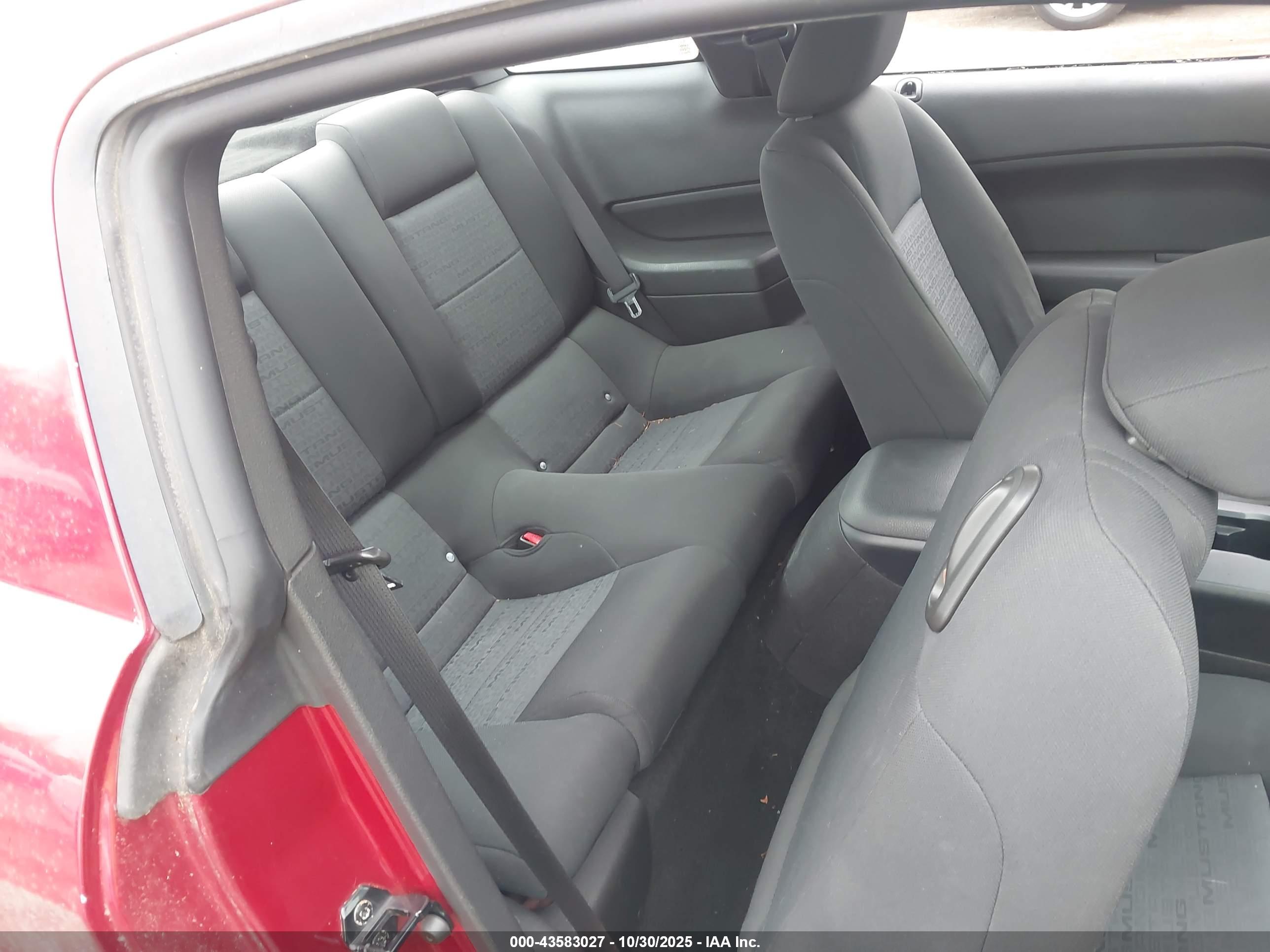 FORD MUSTANG image 8