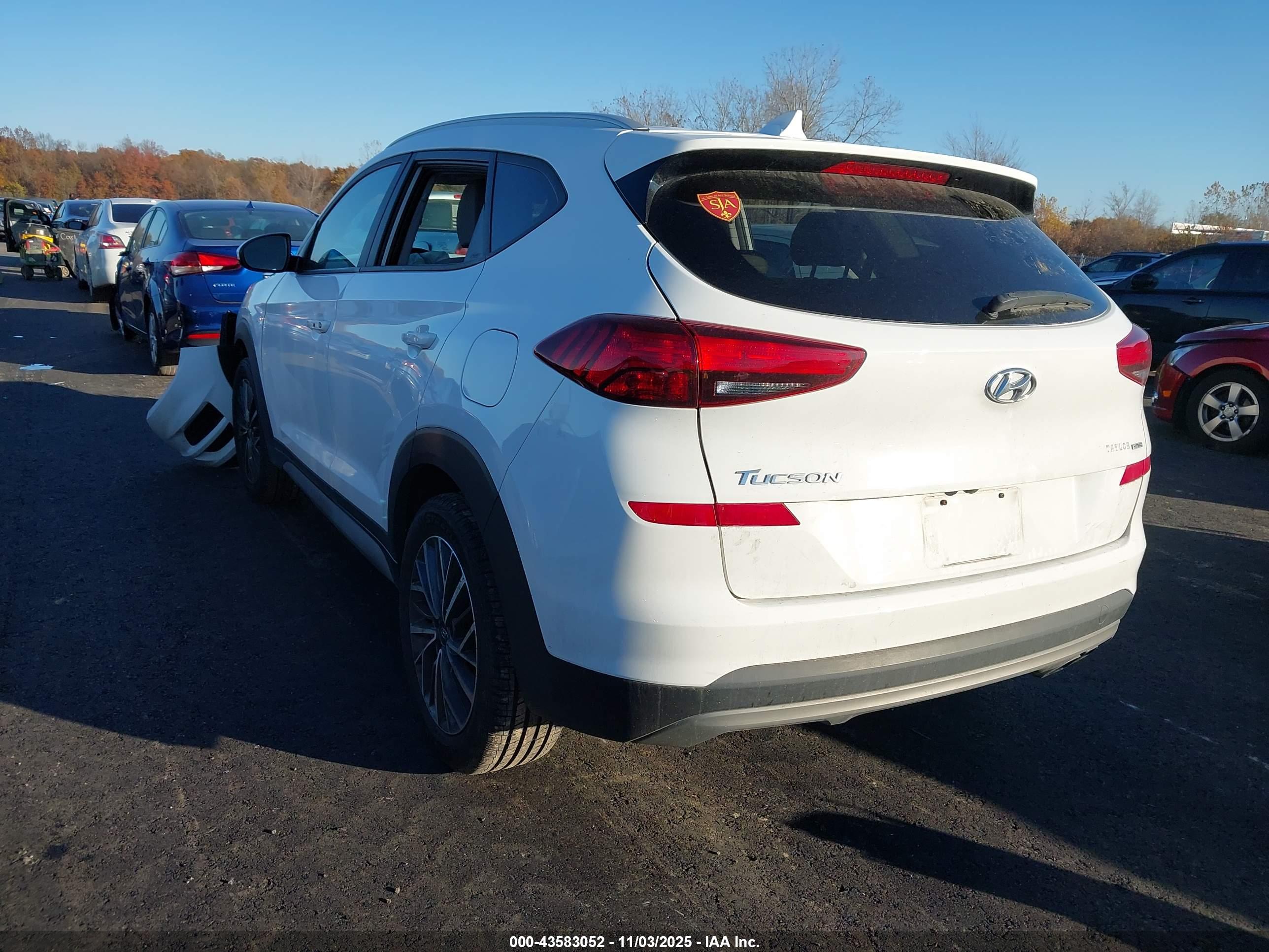 HYUNDAI TUCSON image 3